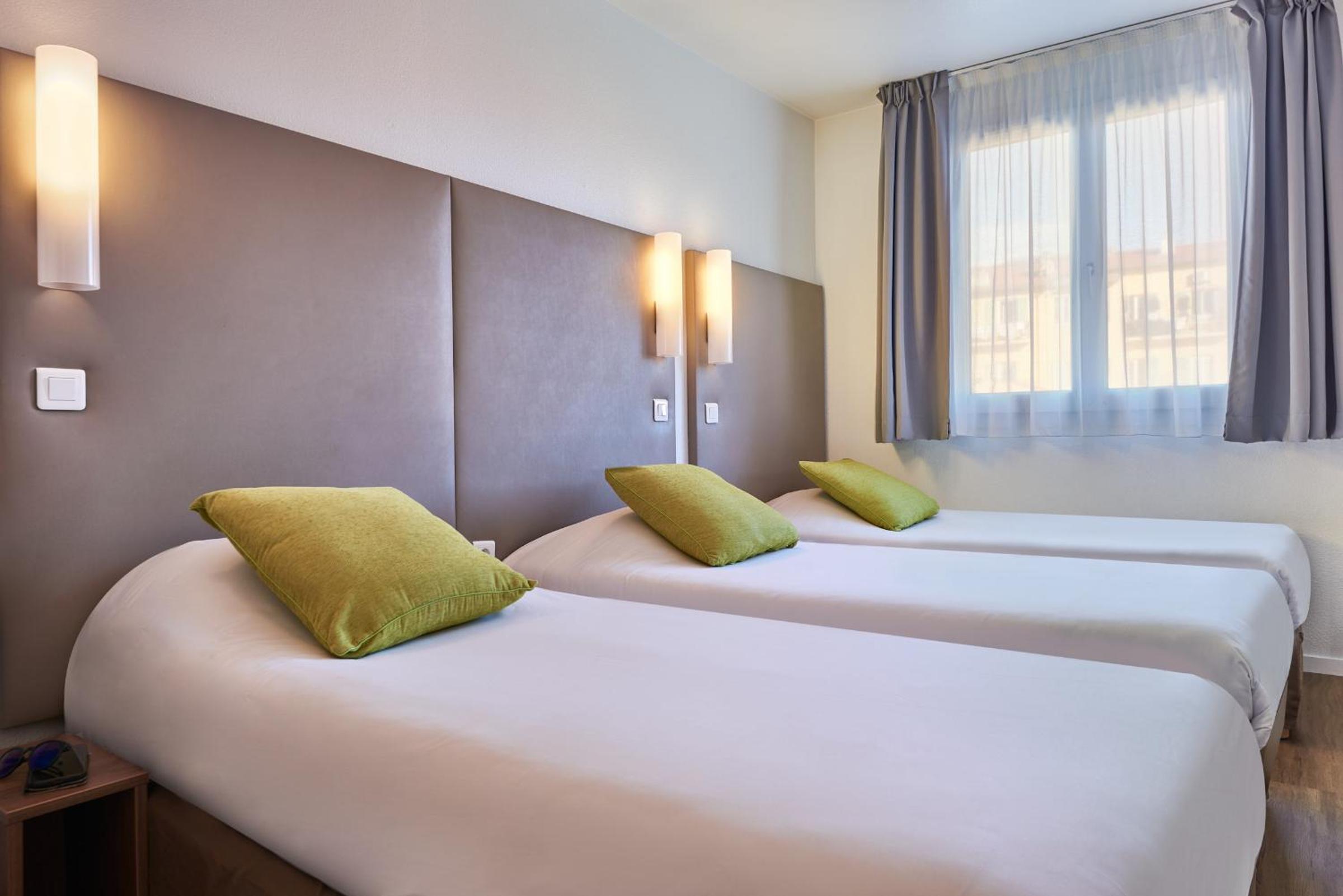 Triple Room with 3 Single Beds - Photo 4