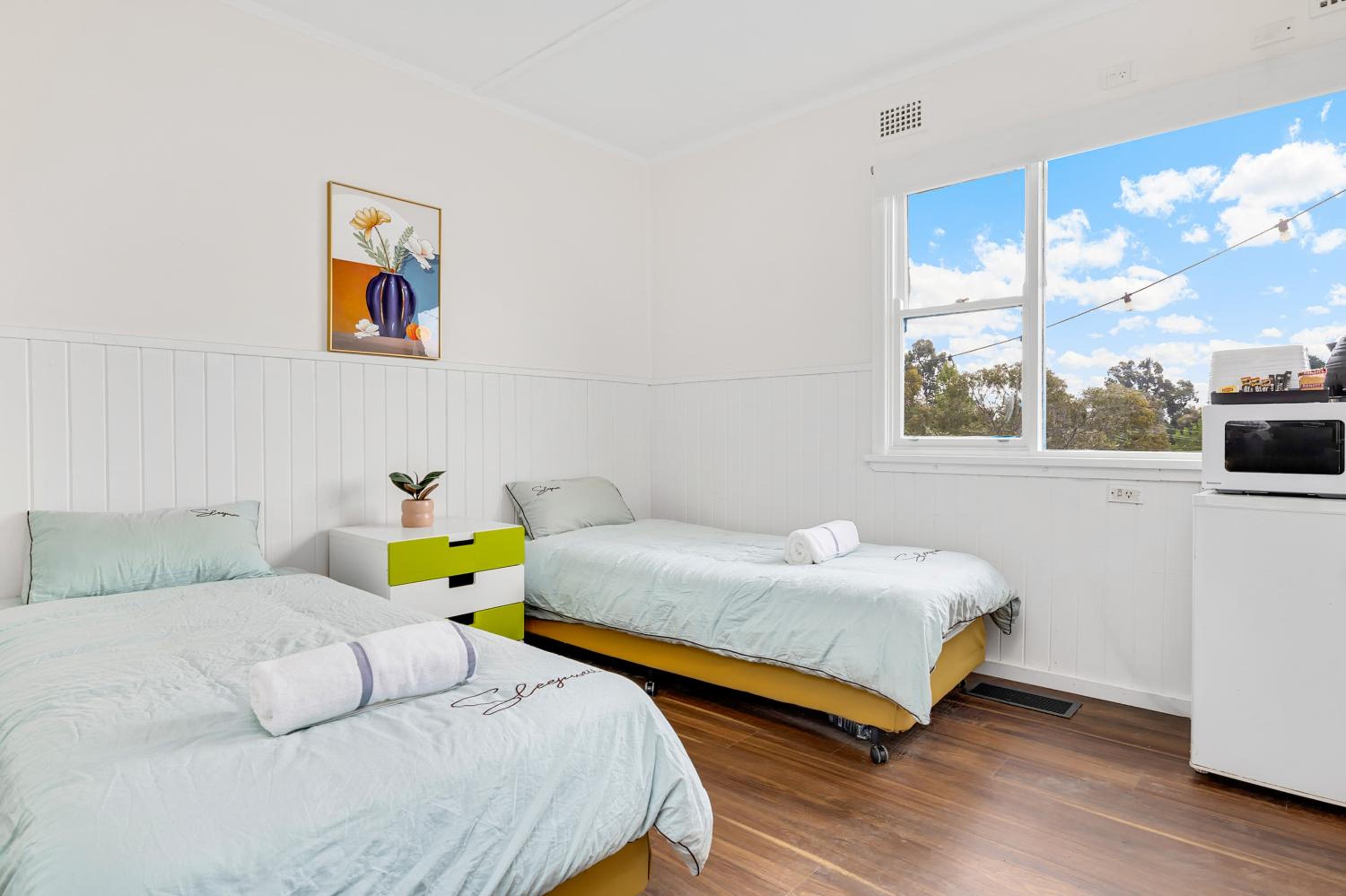 Twin Room with Lake View photo 1