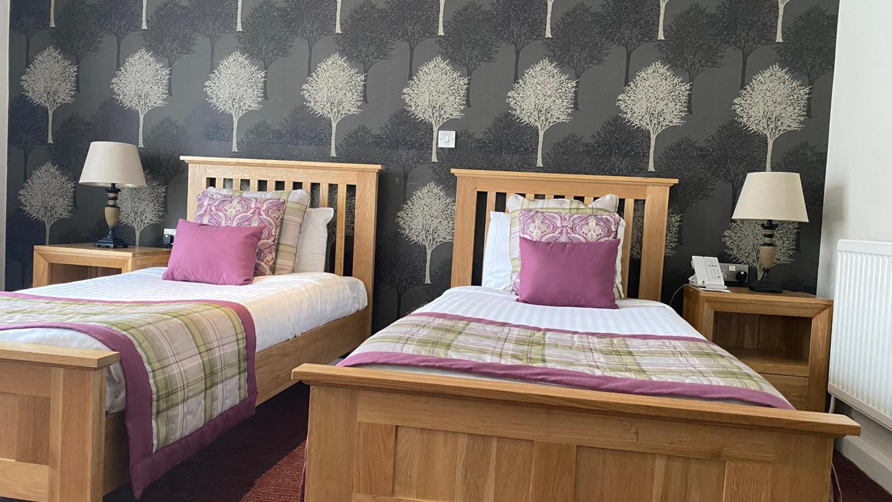 Twin Room - Disability Access - Photo 2