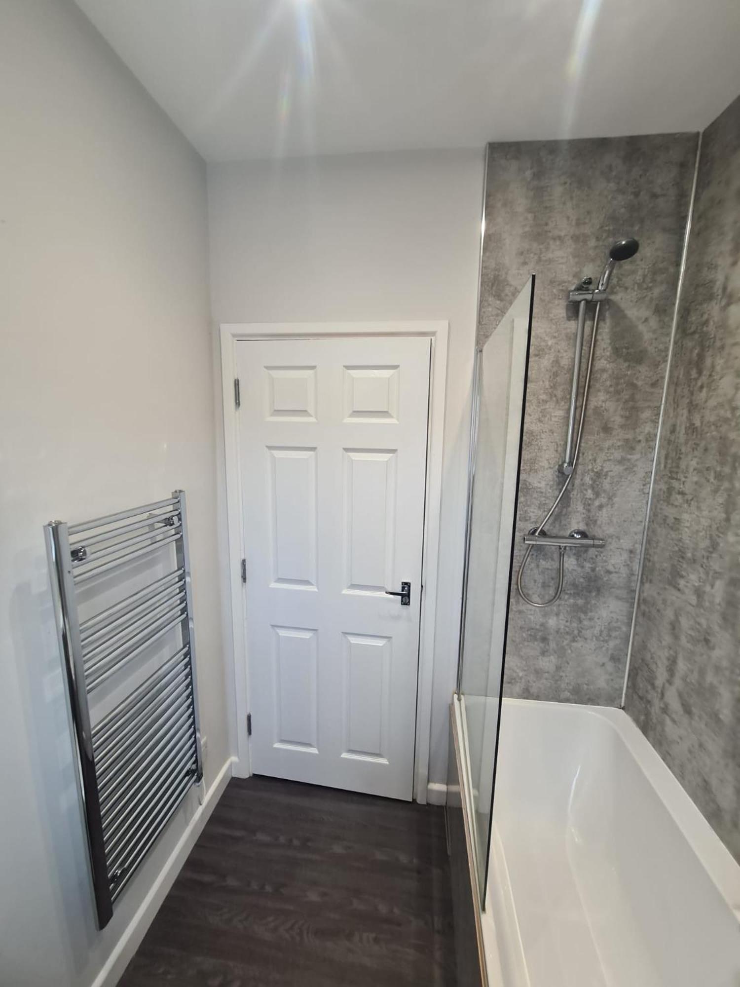 Room 2 - Photo 4