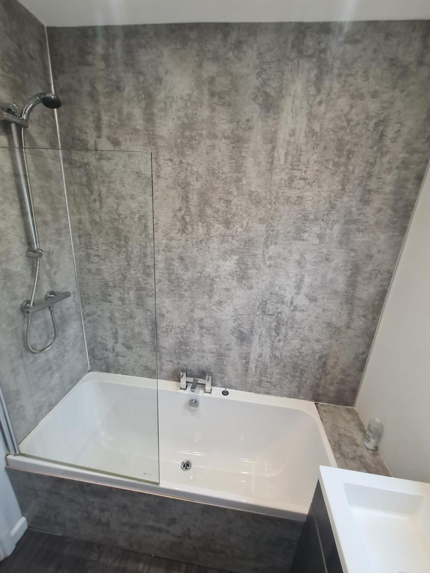 Room 2 - Photo 9