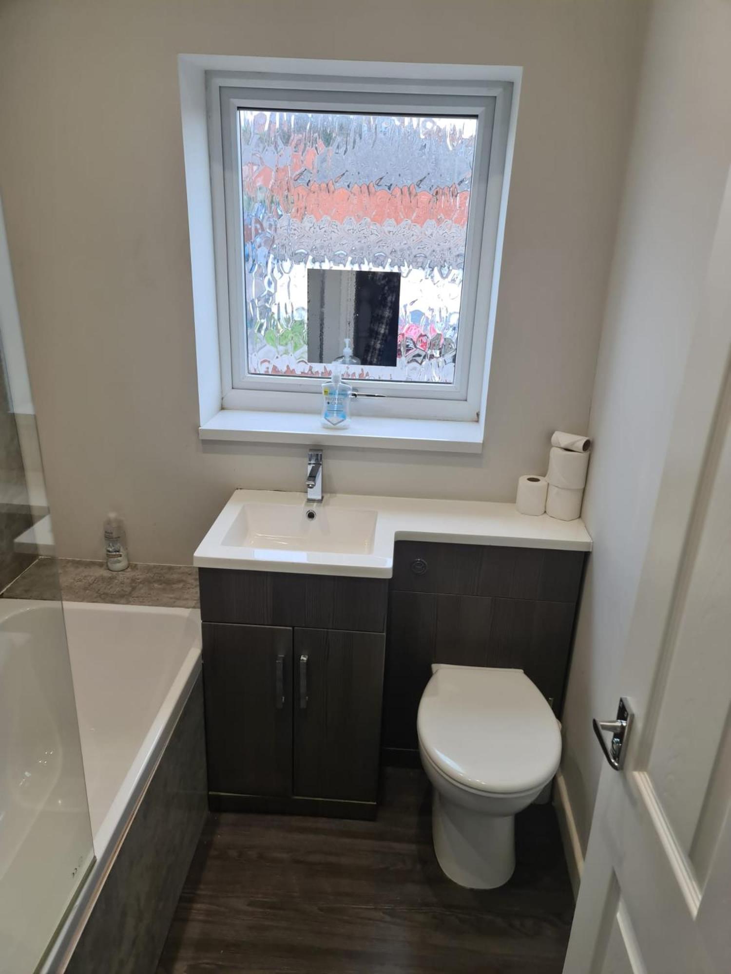 Room 2 - Photo 10