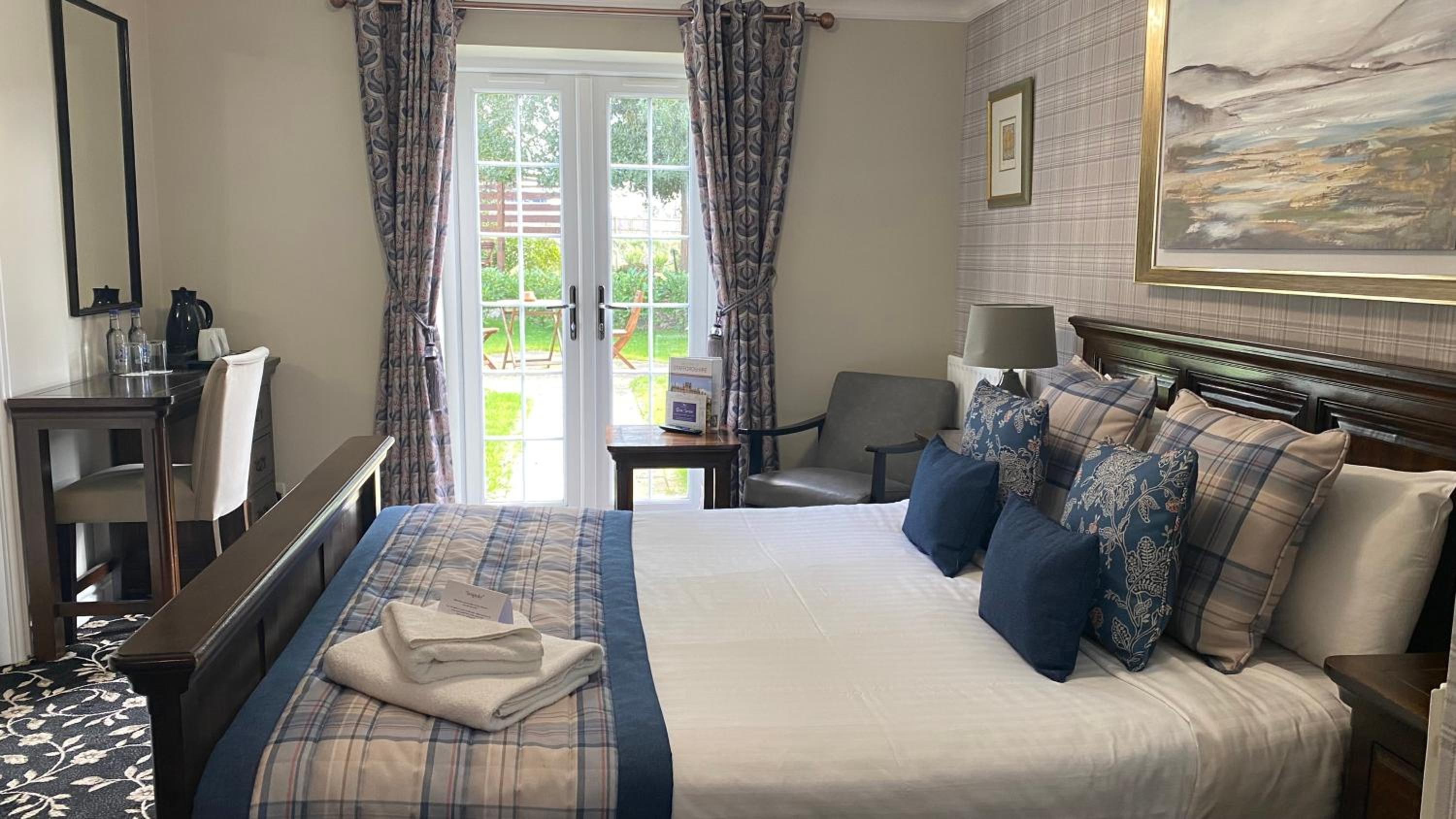 Double Room with Garden - Photo 1