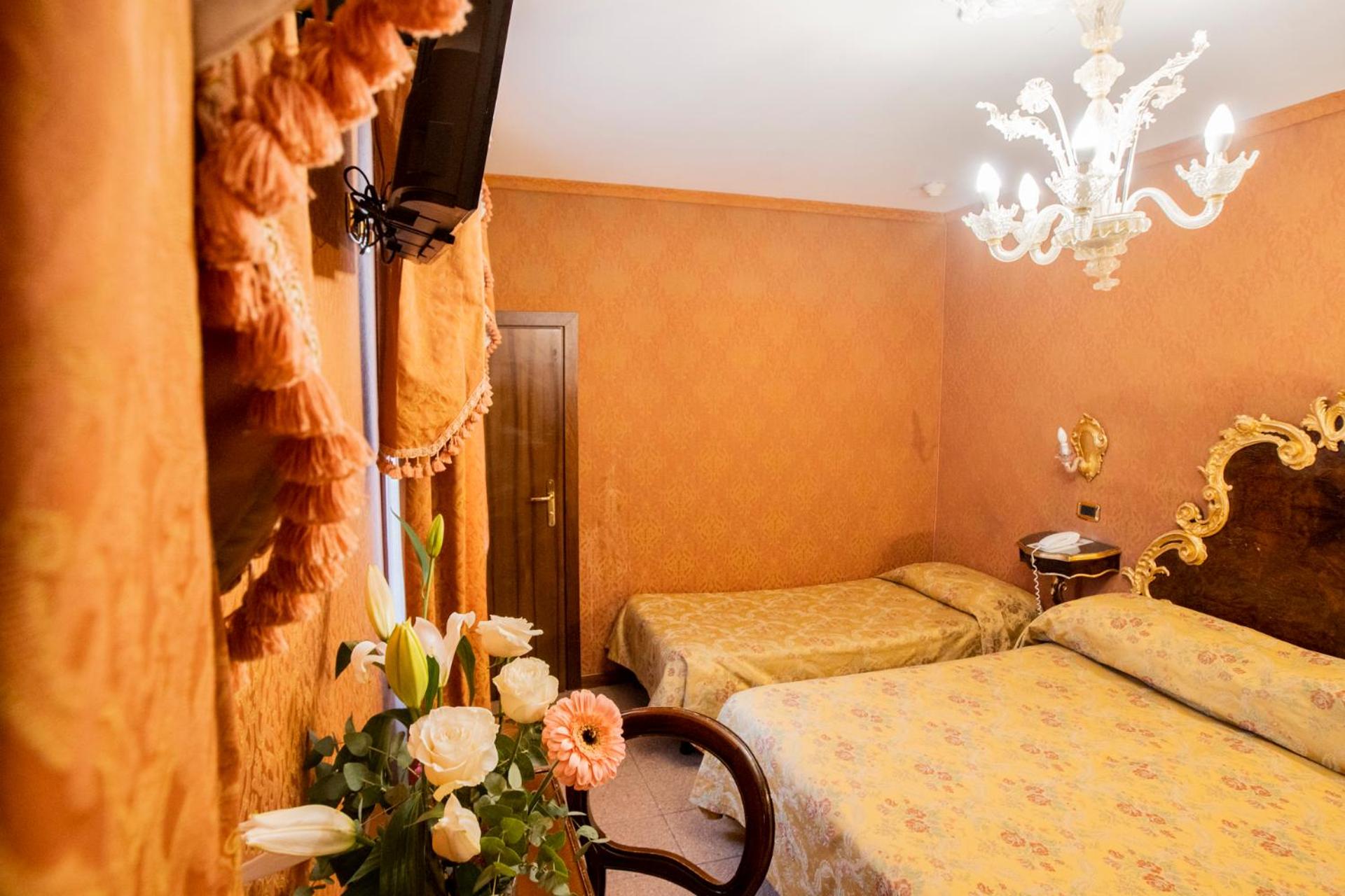 Classic Triple Room photo 2
