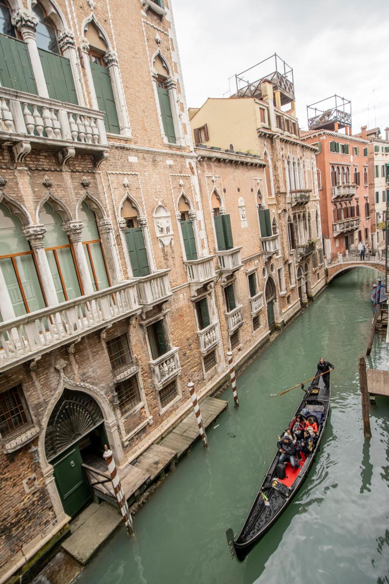 Luxury Double Room with Canal View photo 2