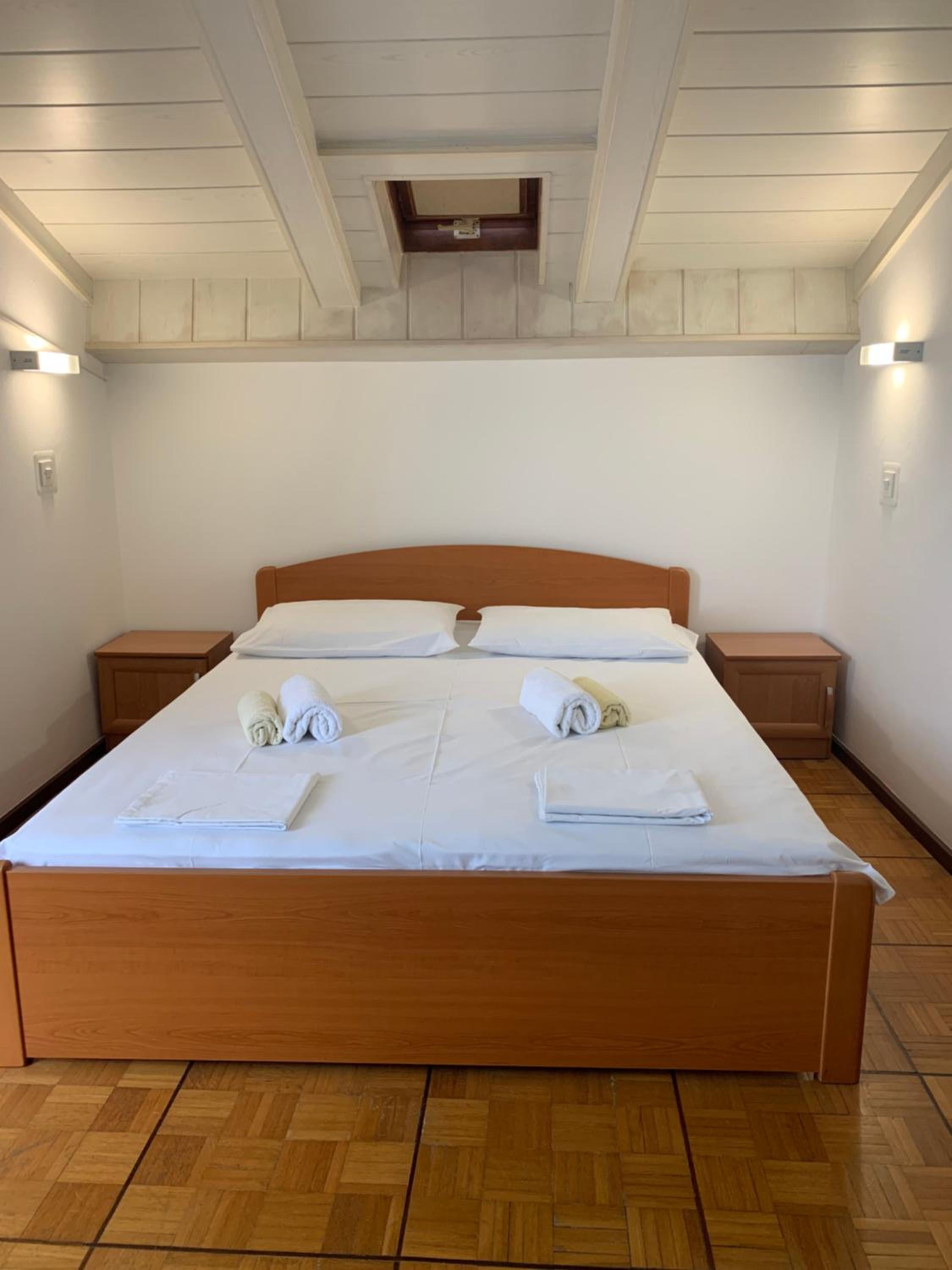 Triple Room with Private Bathroom - Photo 3