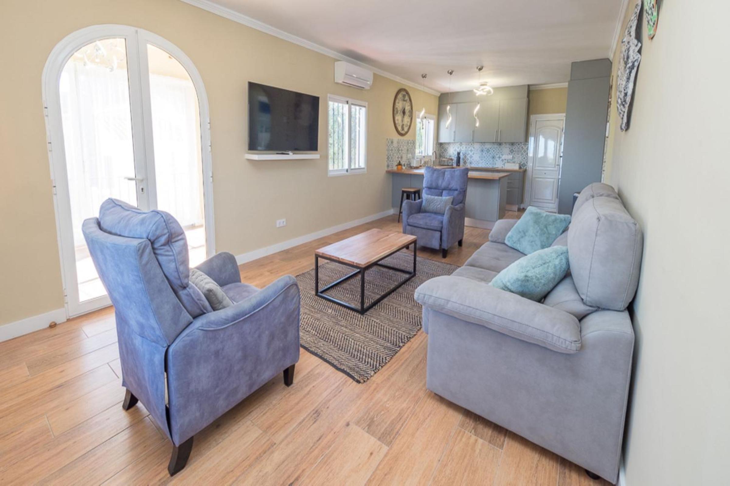 Villa photo 2