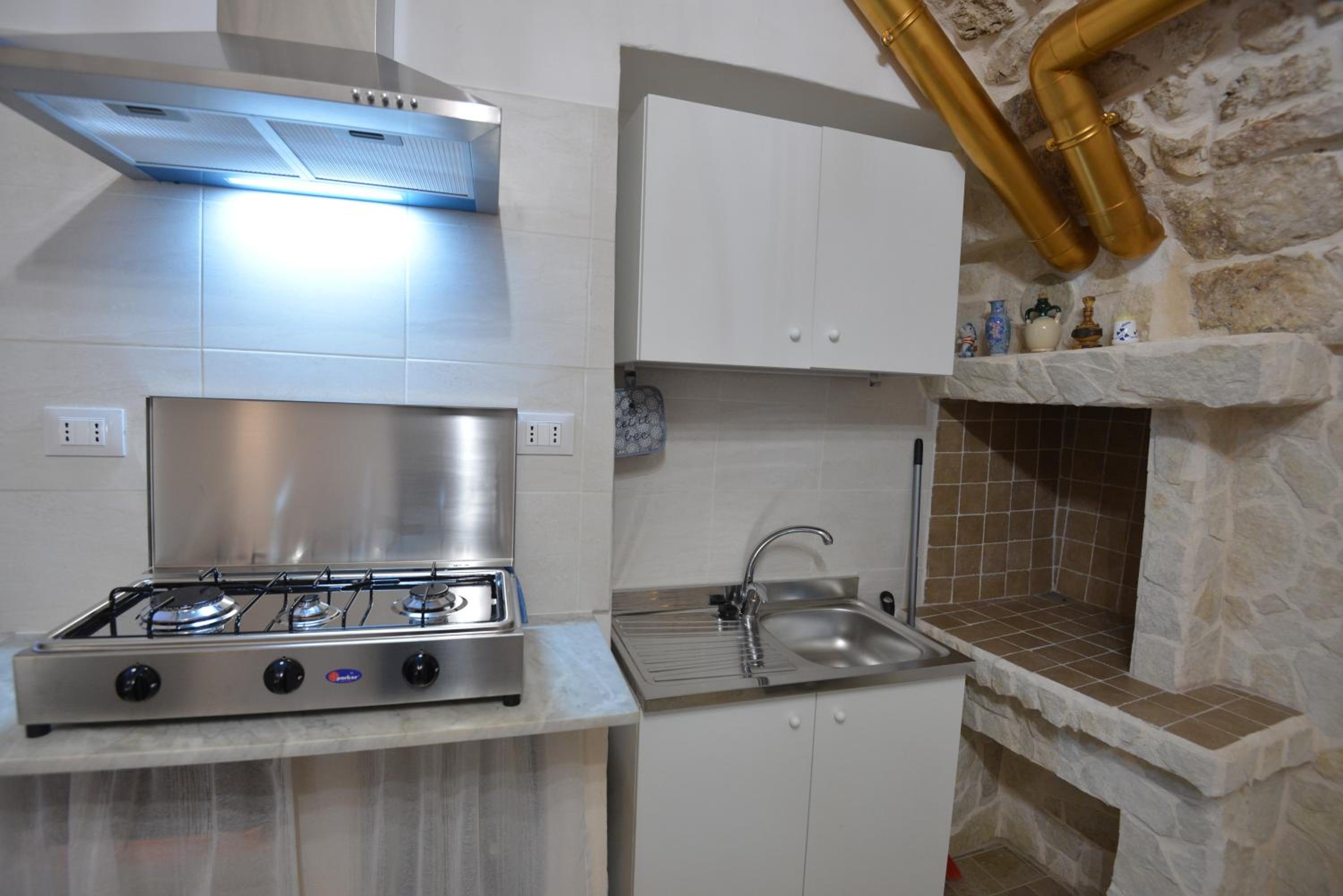 Studio Apartment - Photo 6