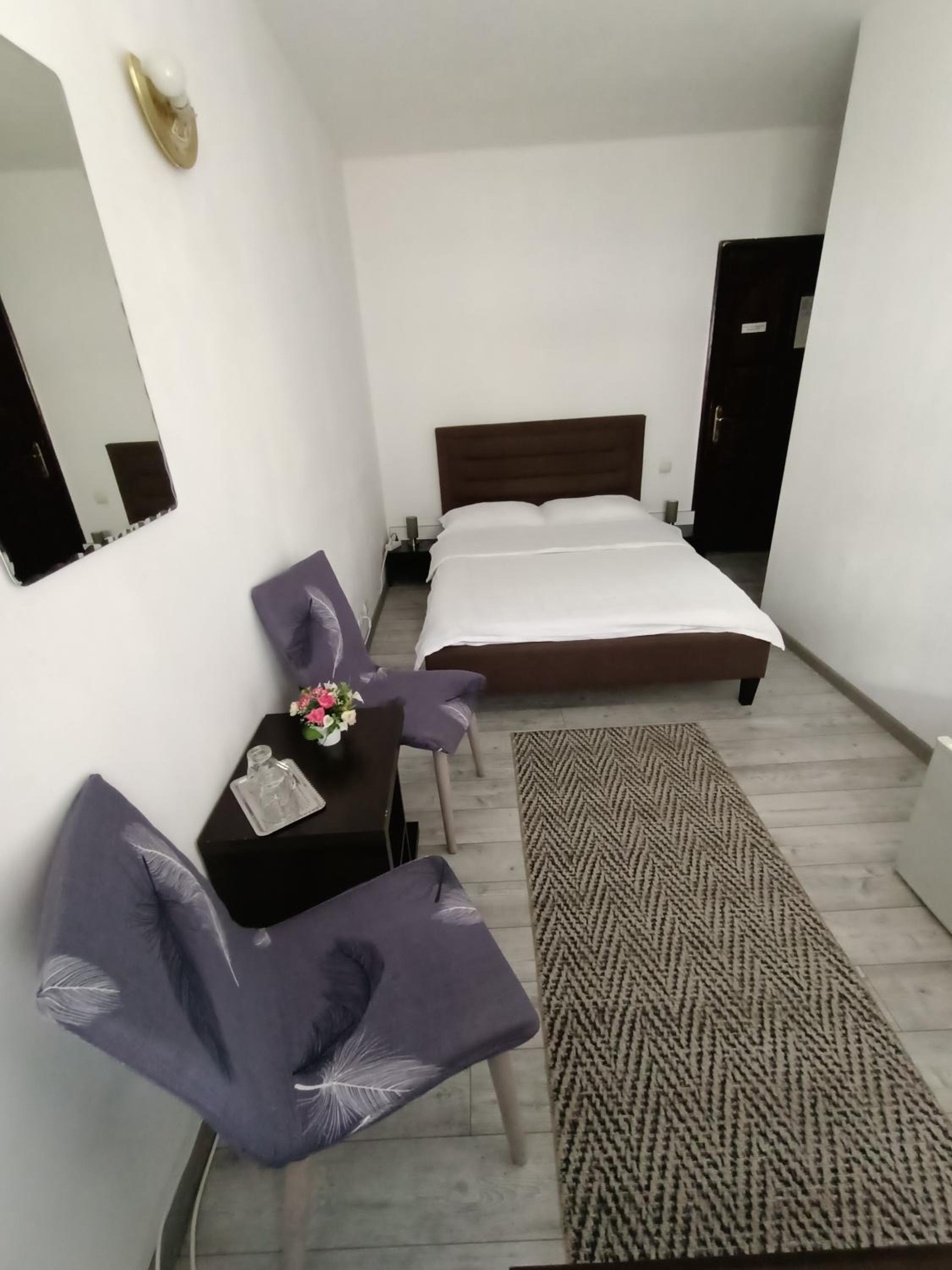 Double or Twin Room - Photo 2