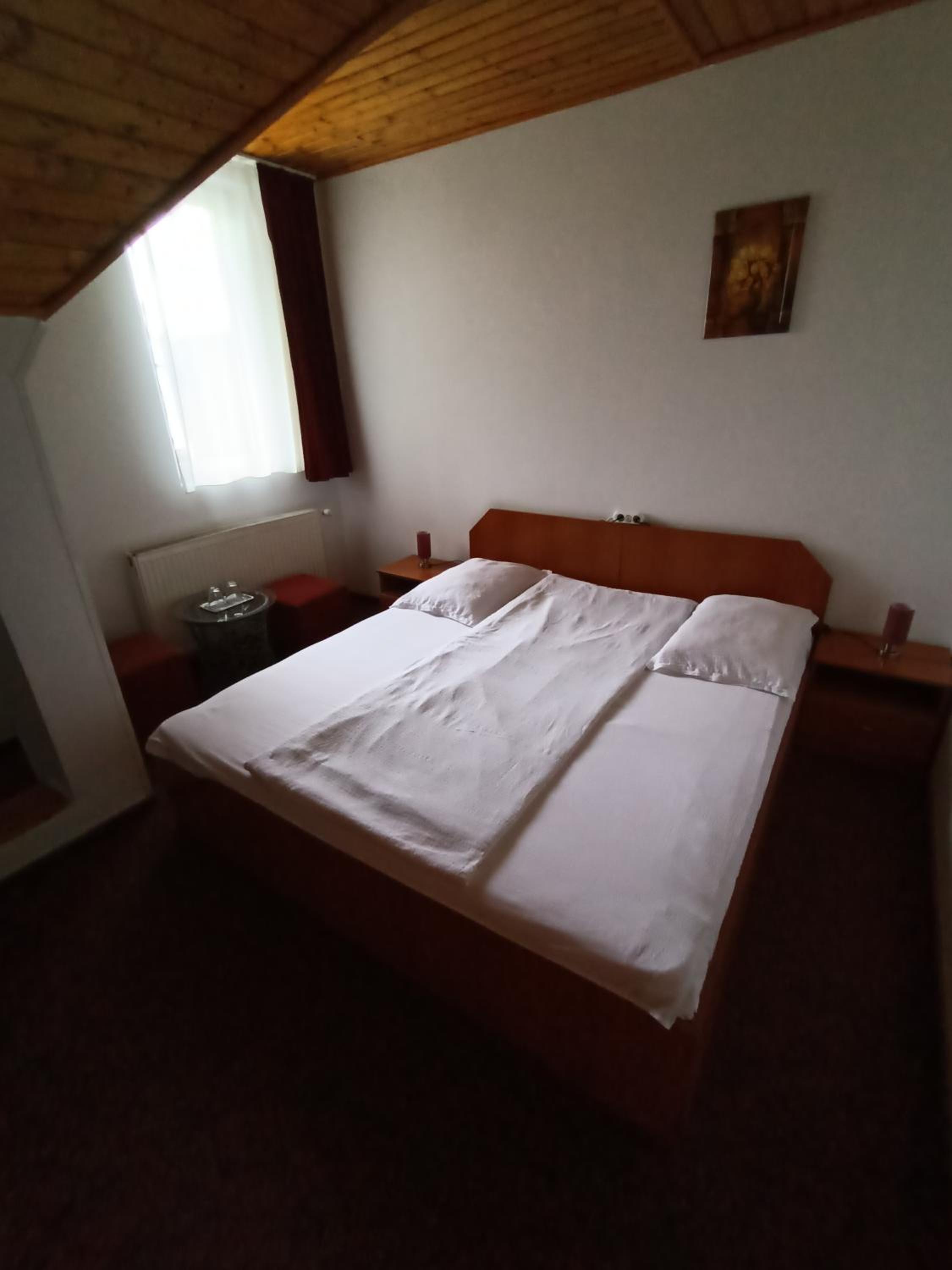 Double or Twin Room - Photo 7