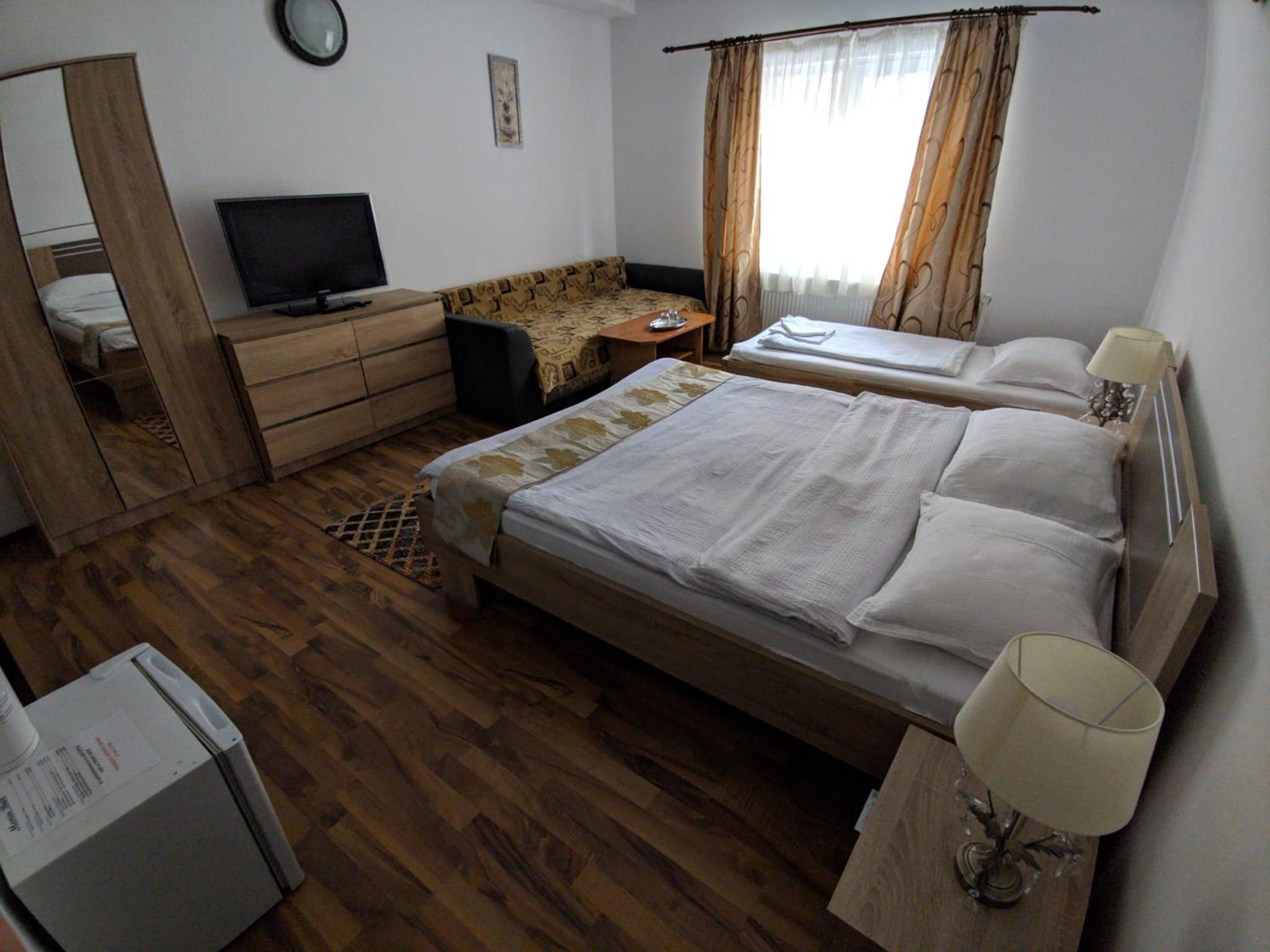 Triple Room - Photo 7