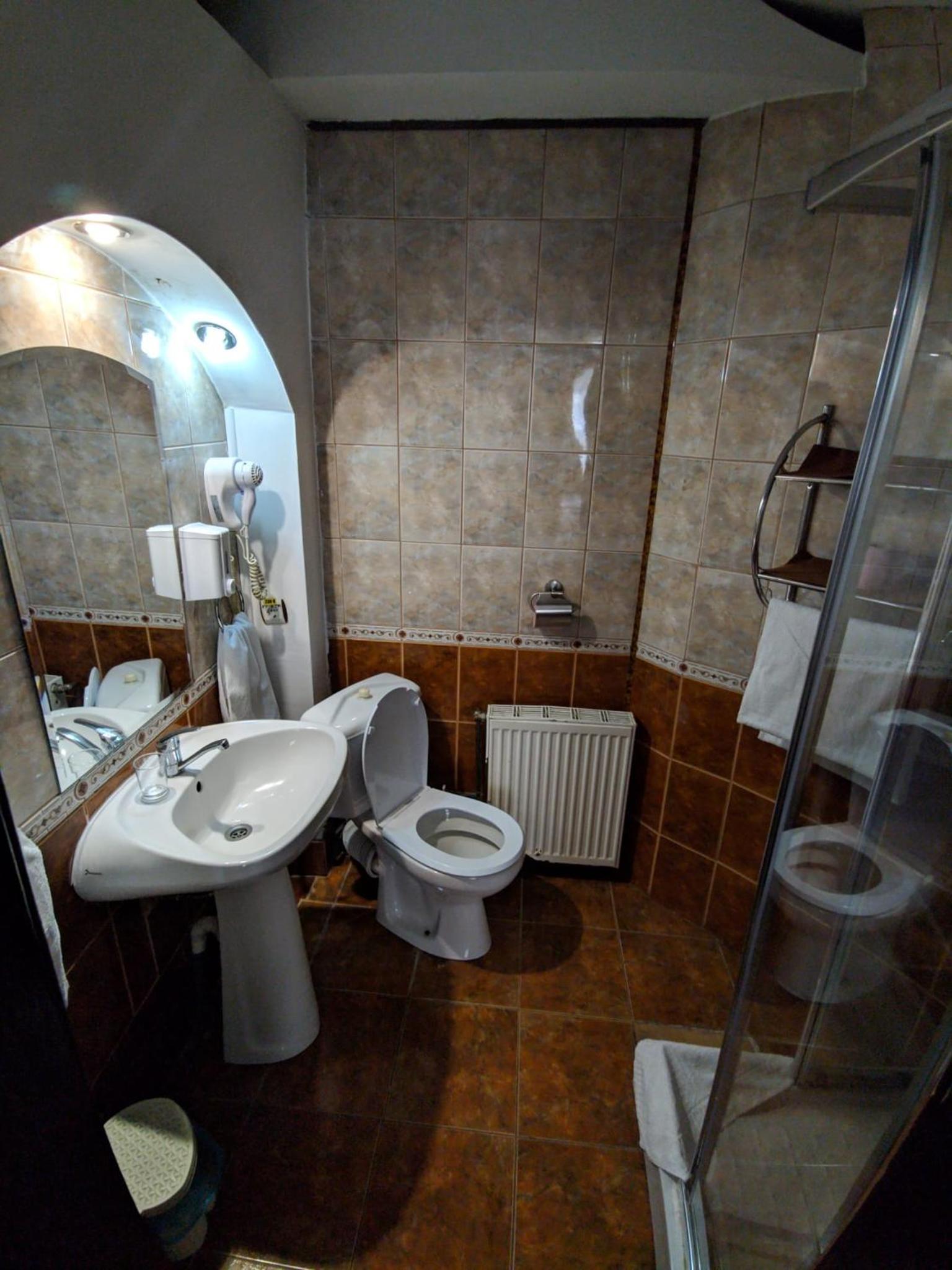 Triple Room - Photo 9
