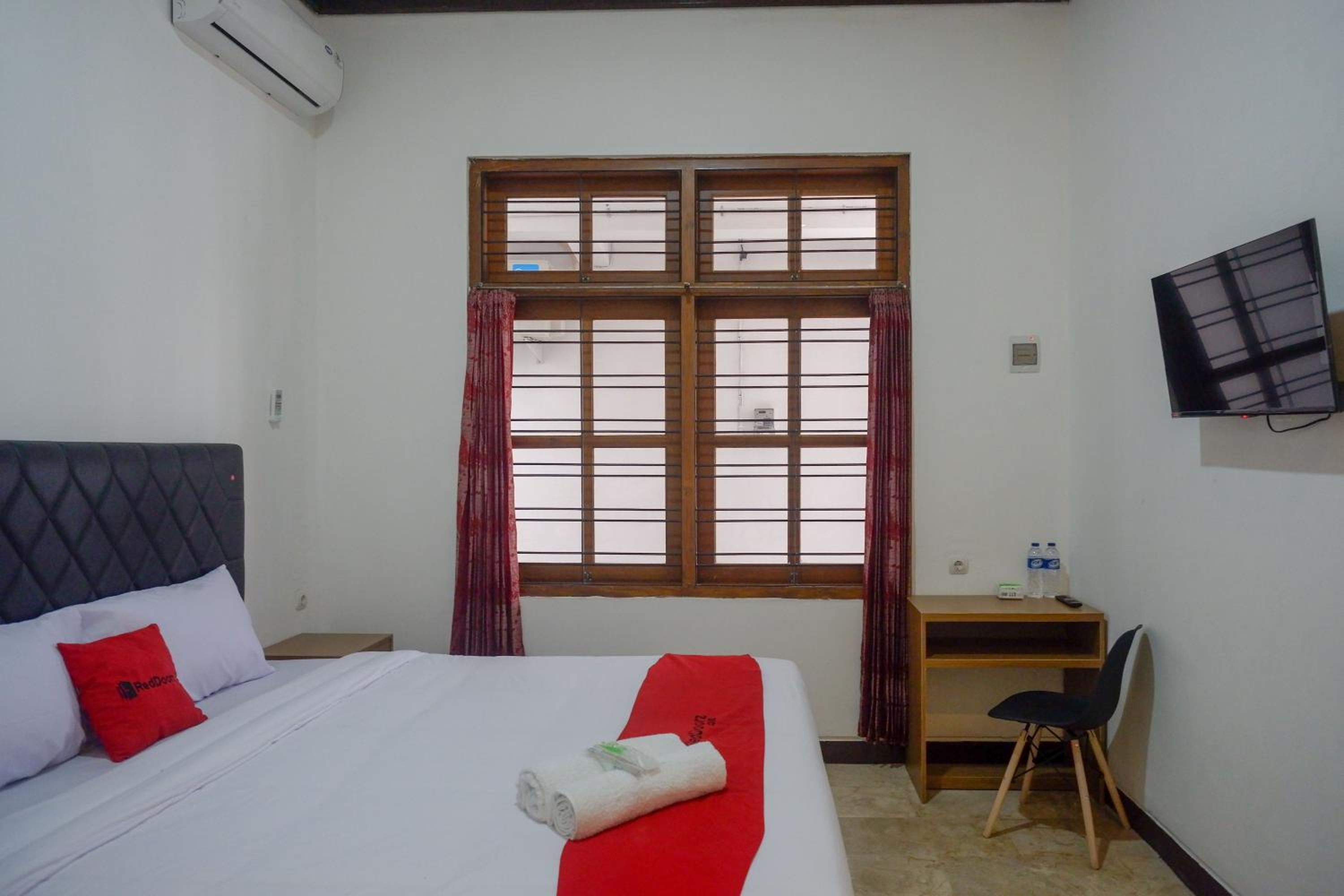 Deluxe Room - Photo 2
