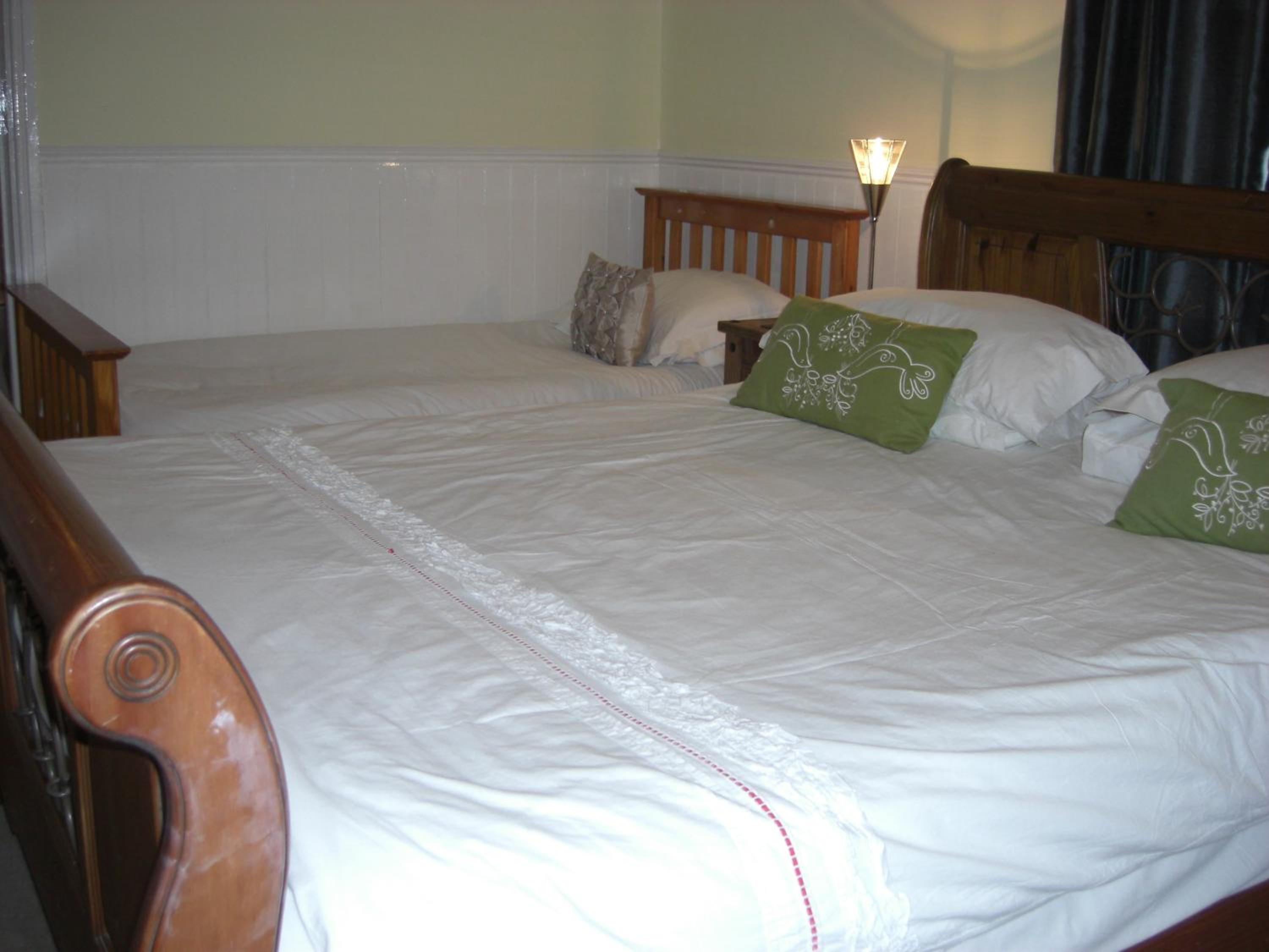Double or Twin Room - Photo 8