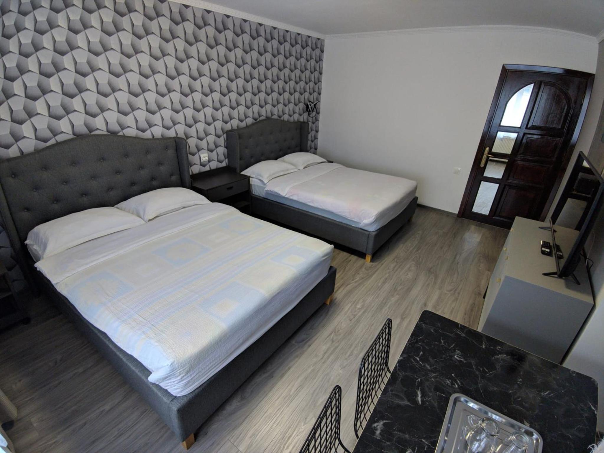Deluxe Family Room - Photo 6