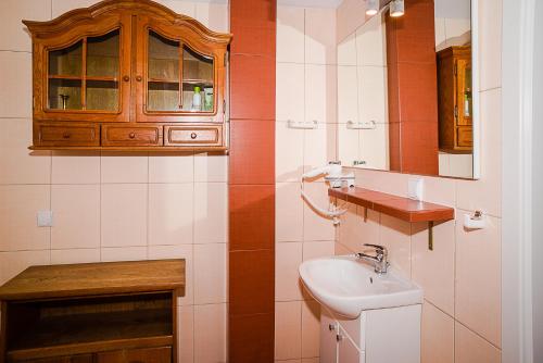 Quadruple Room with Private Bathroom photo 1