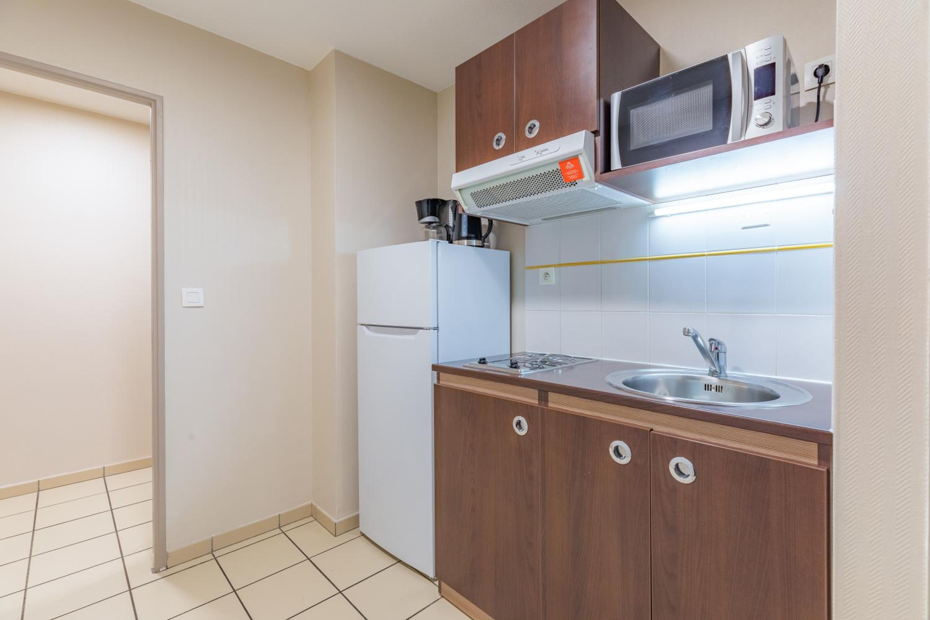 Large Apartment photo 3