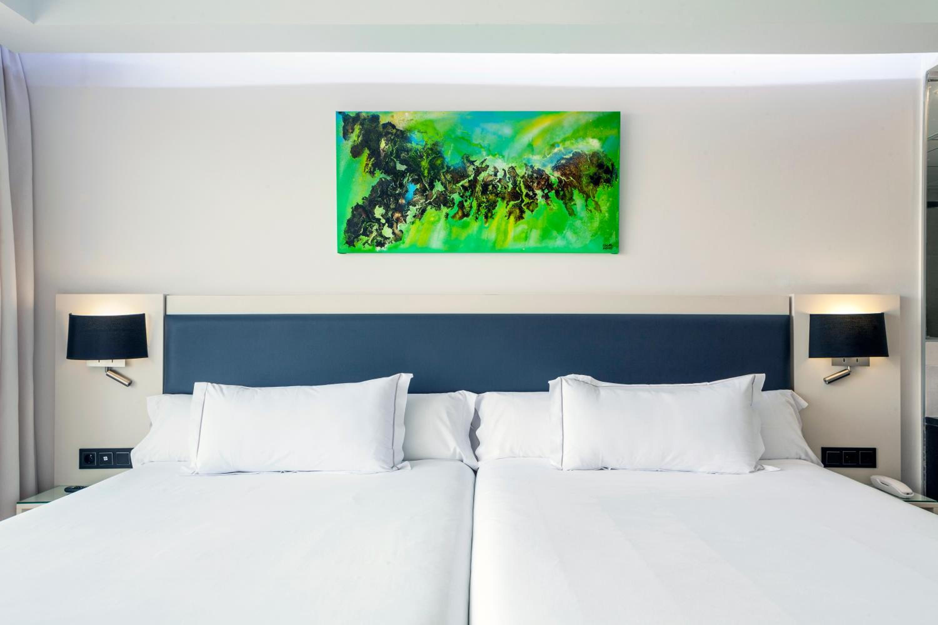 Superior Double Room (2 Adults + 1 Child) - Photo 3