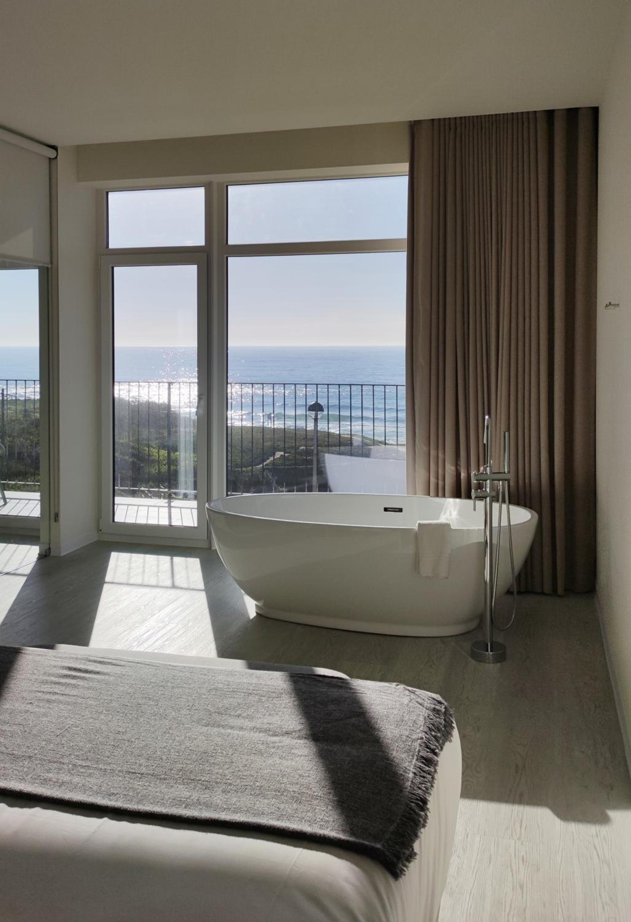 Master Suite with Sea View - Photo 3