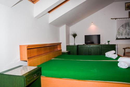 Triple Room with Private Bathroom photo 3
