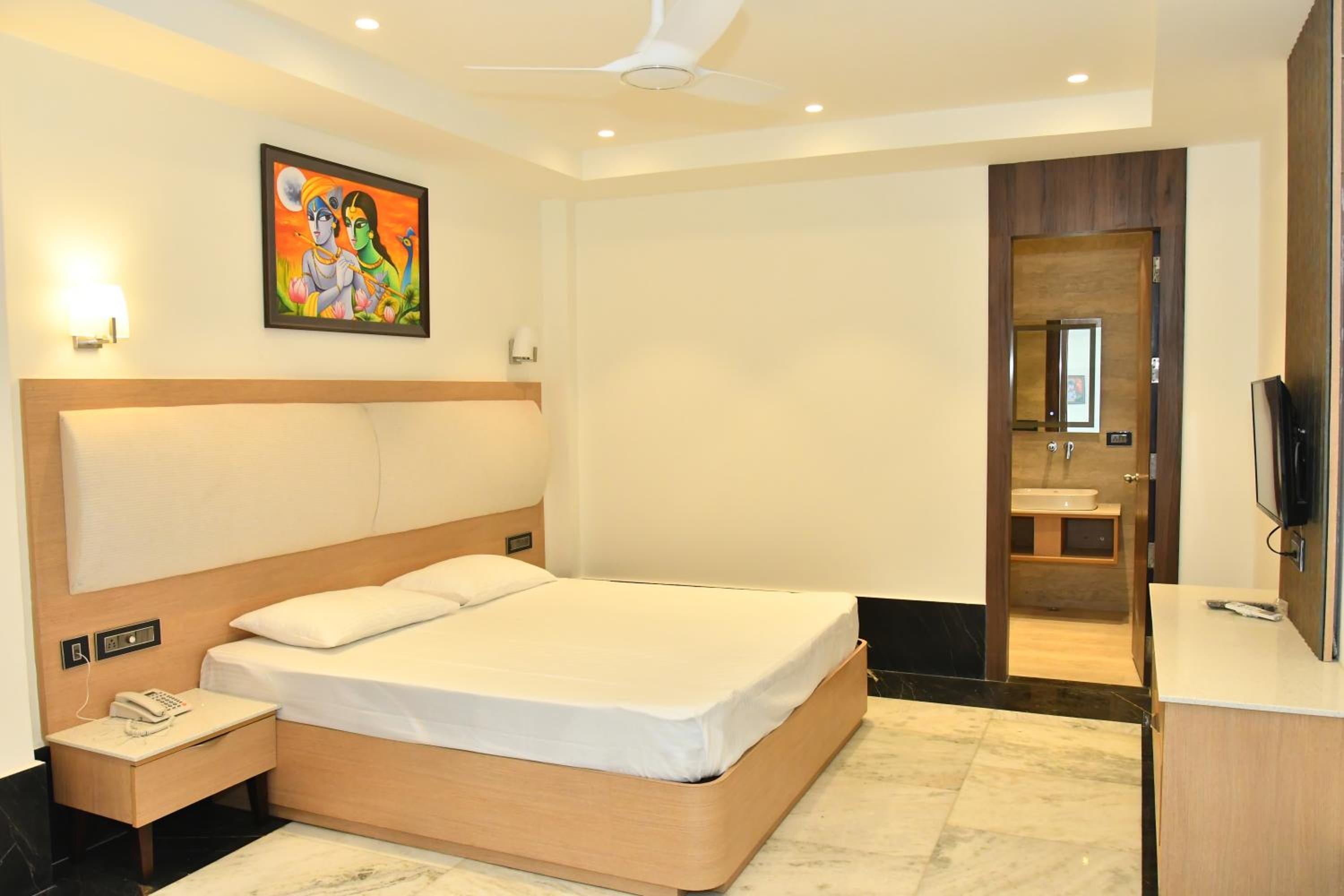 Budget Double Room photo 2