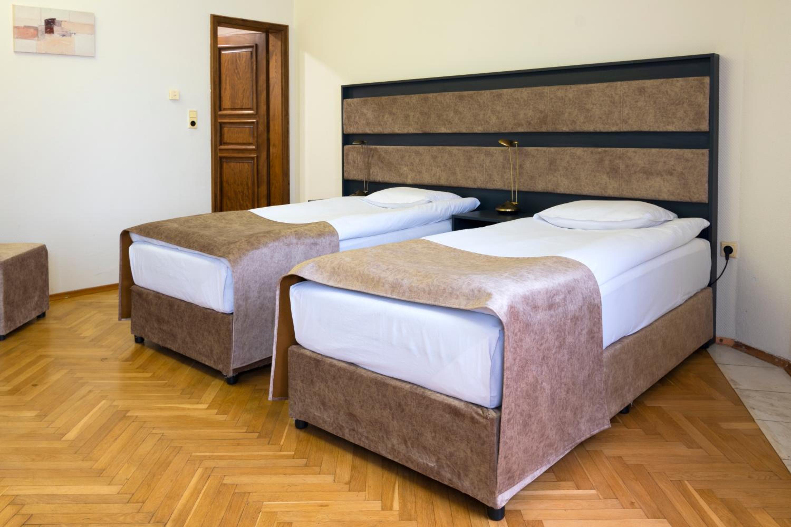 Deluxe Twin Room photo 2