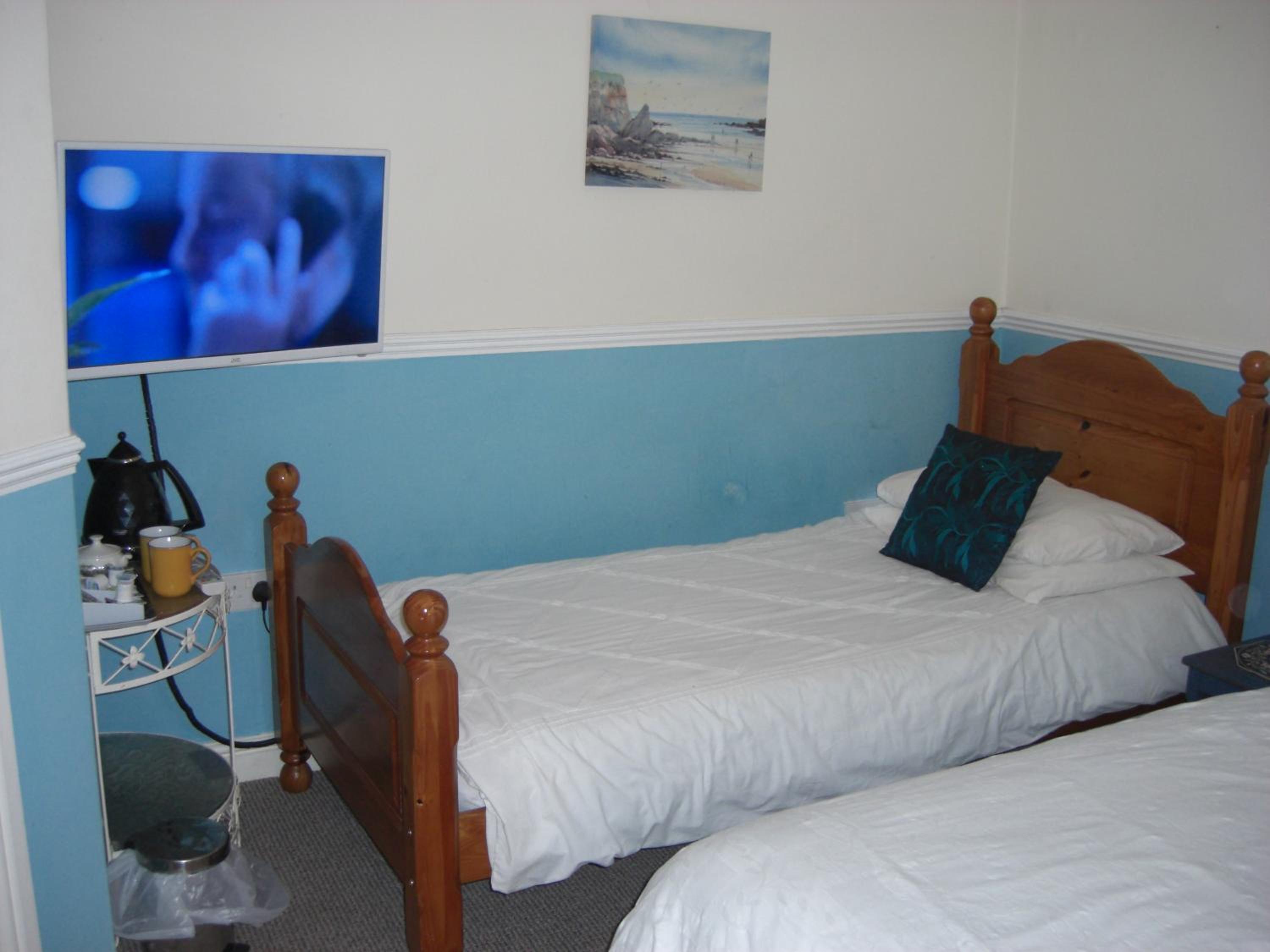 Superior Family Room - Photo 2