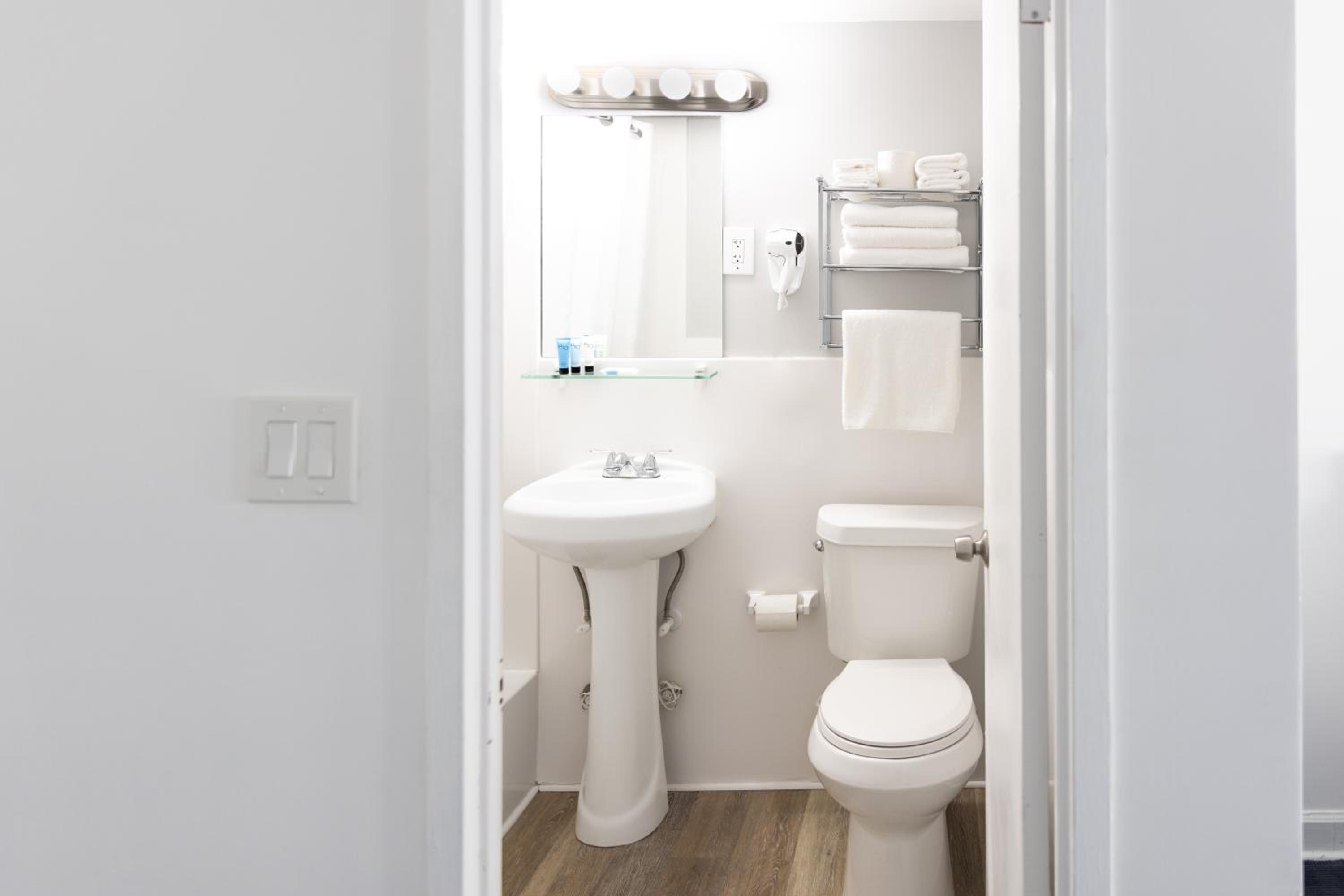 Standard Room - Photo 13