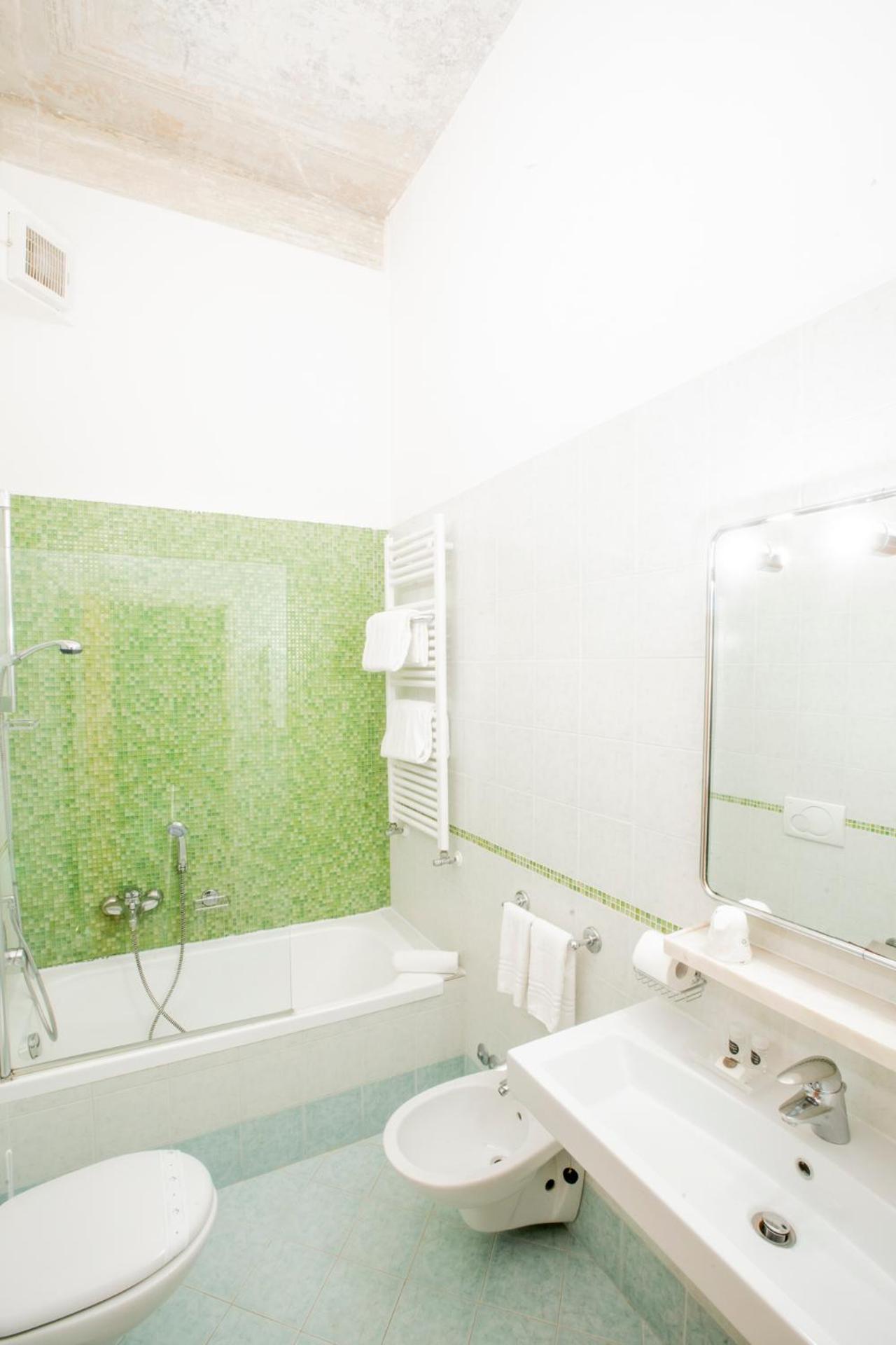 Classic Triple Room photo 3