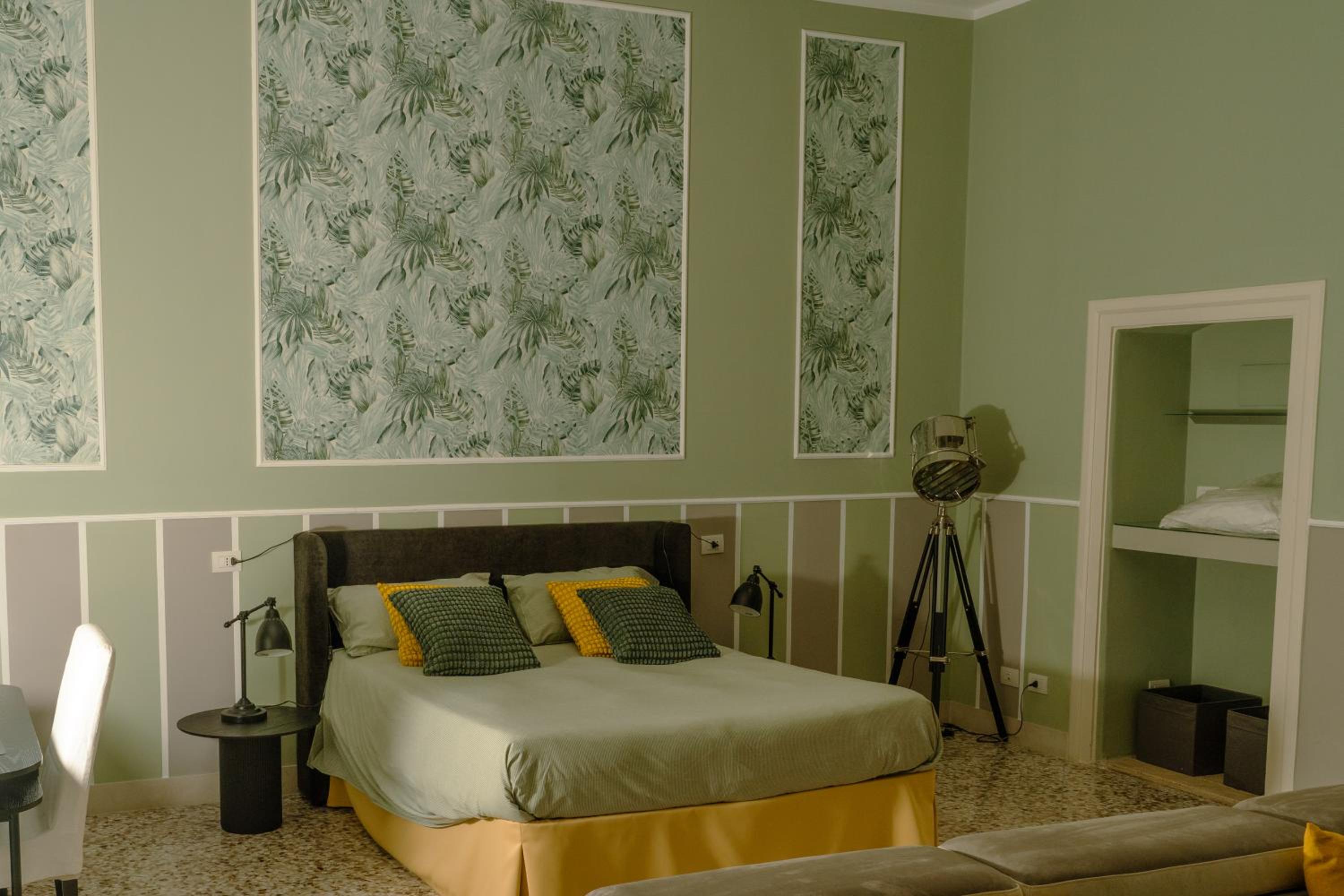 Superior Quadruple Room - Photo 1