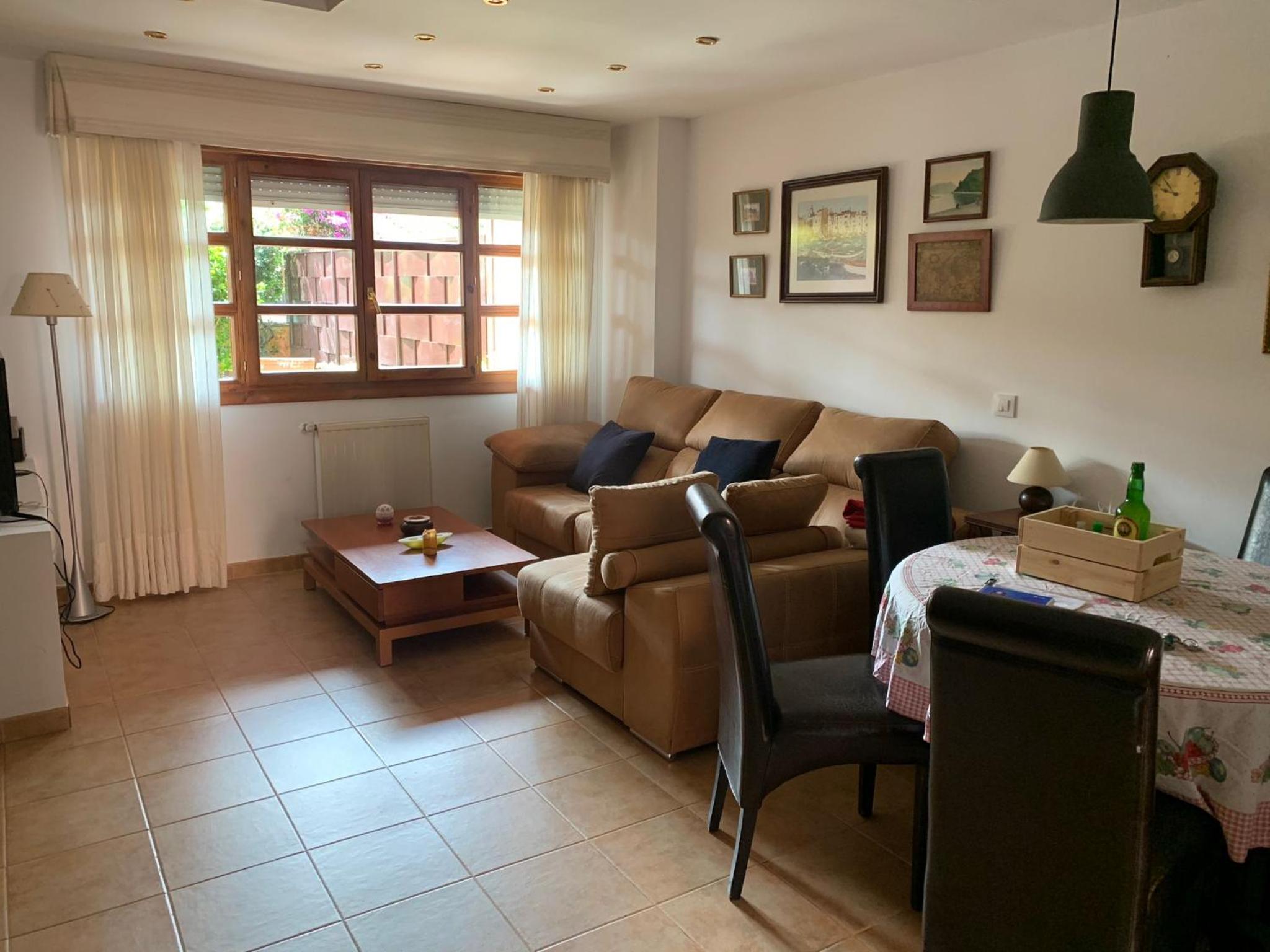 Casa de cuatro habitaciones