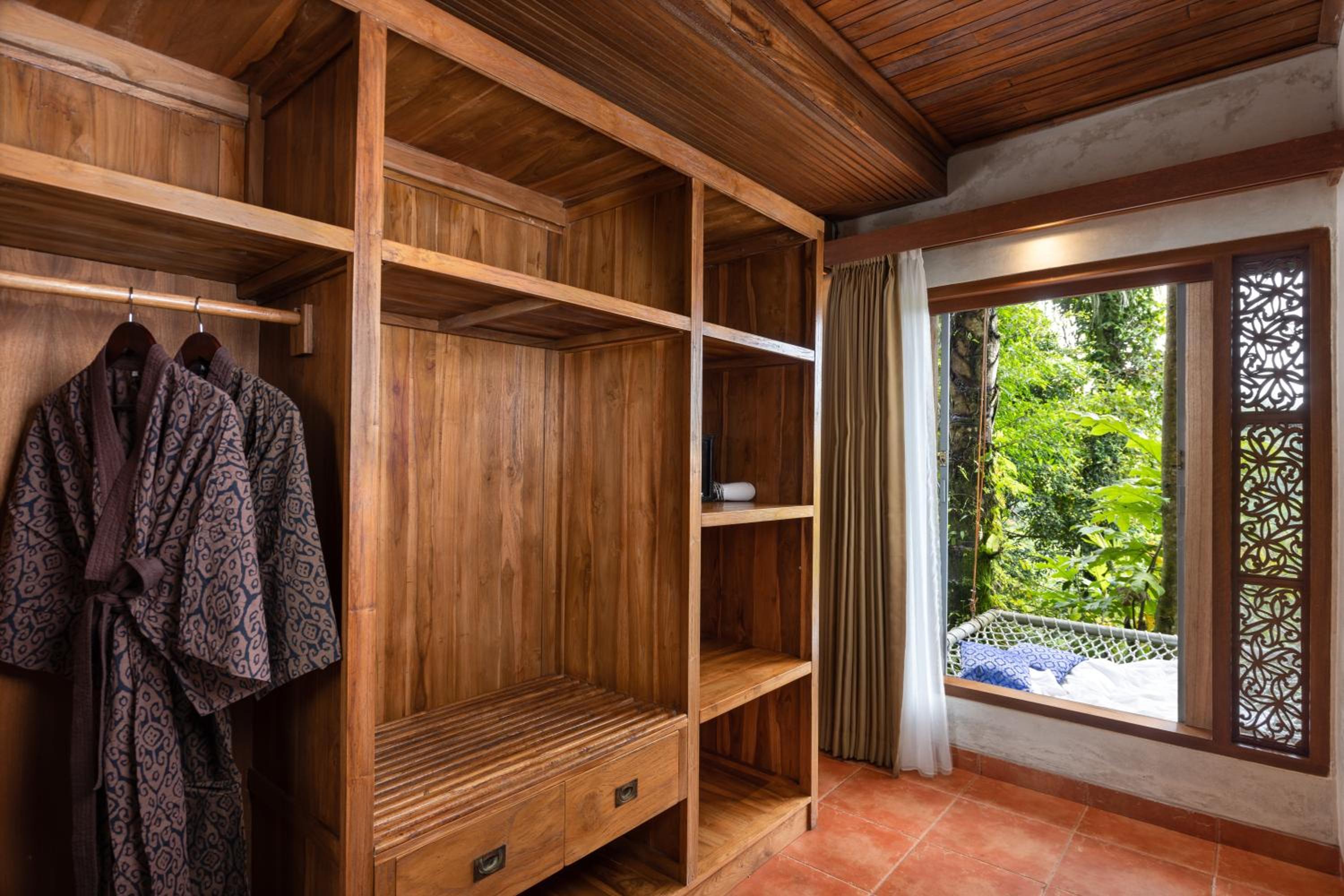 Honeymooner Rain Forest Jungle Suite with Free Mini-bar  - Photo 6