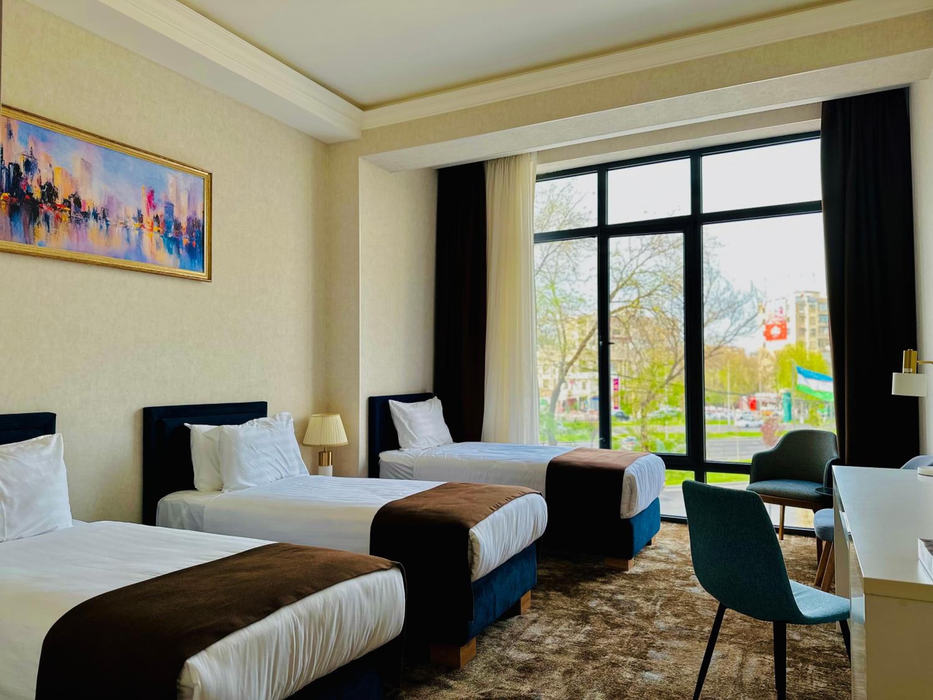 Triple Room With City View