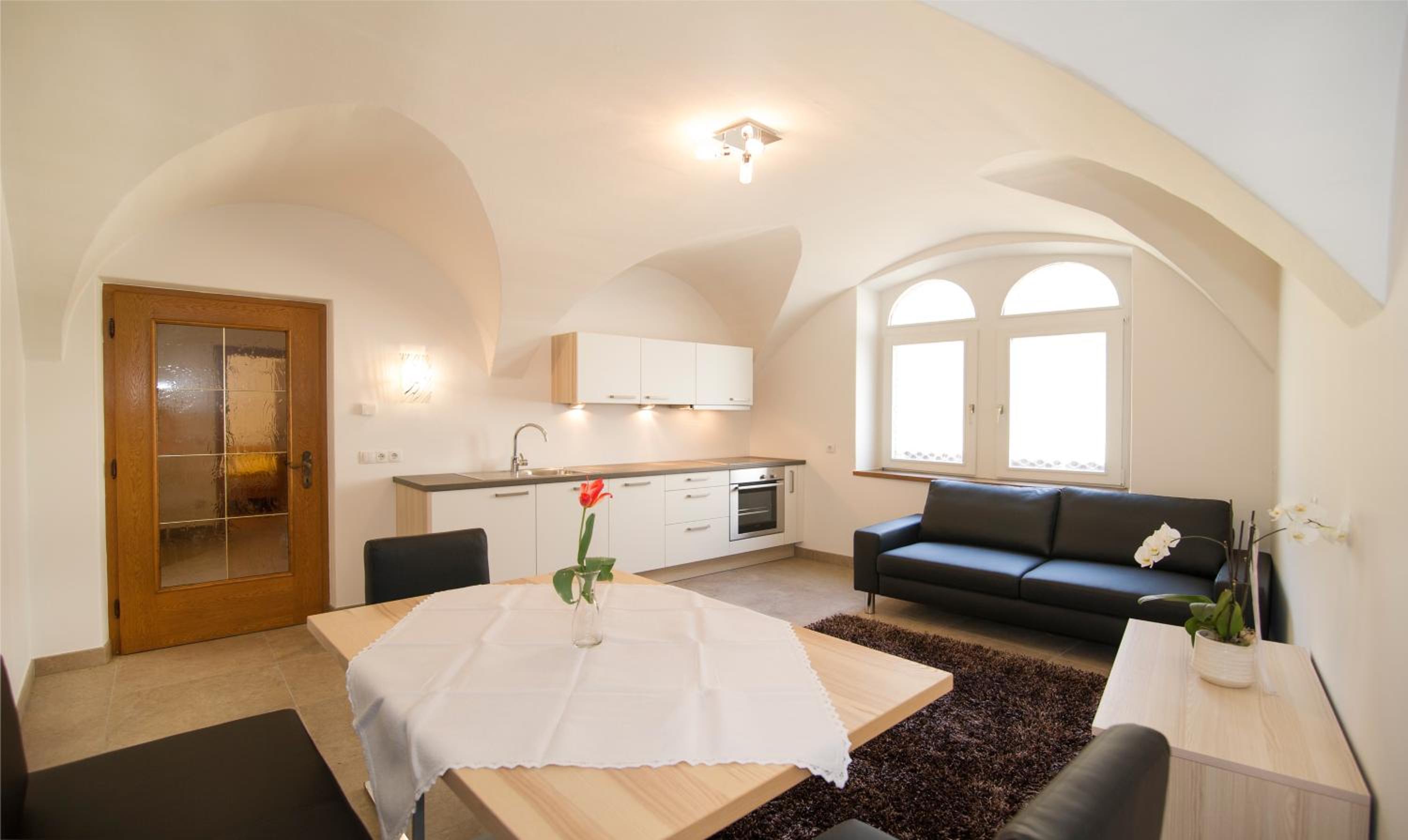 Apartment photo 2