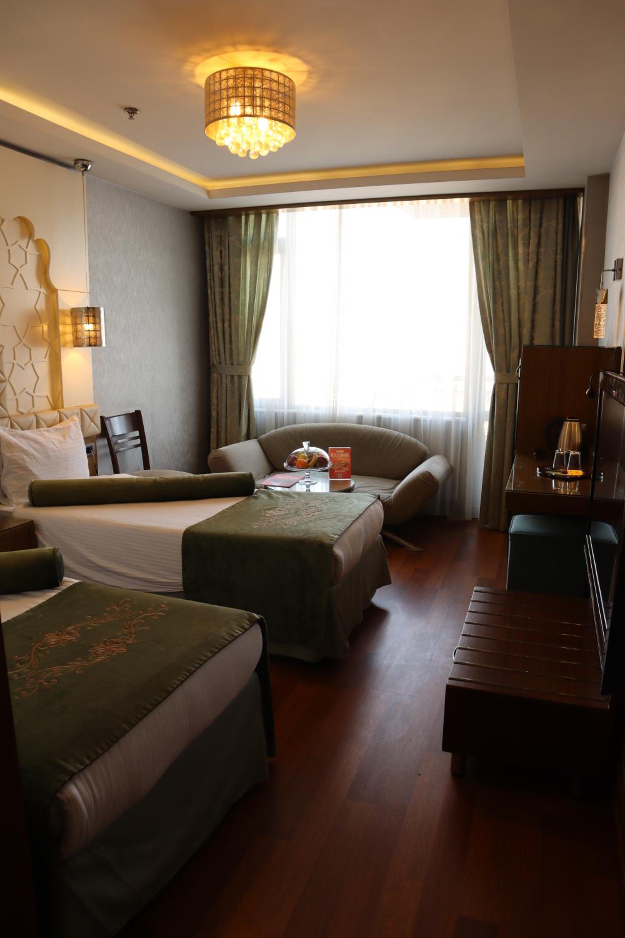Deluxe Double Room with Balcony and Sea View photo 1