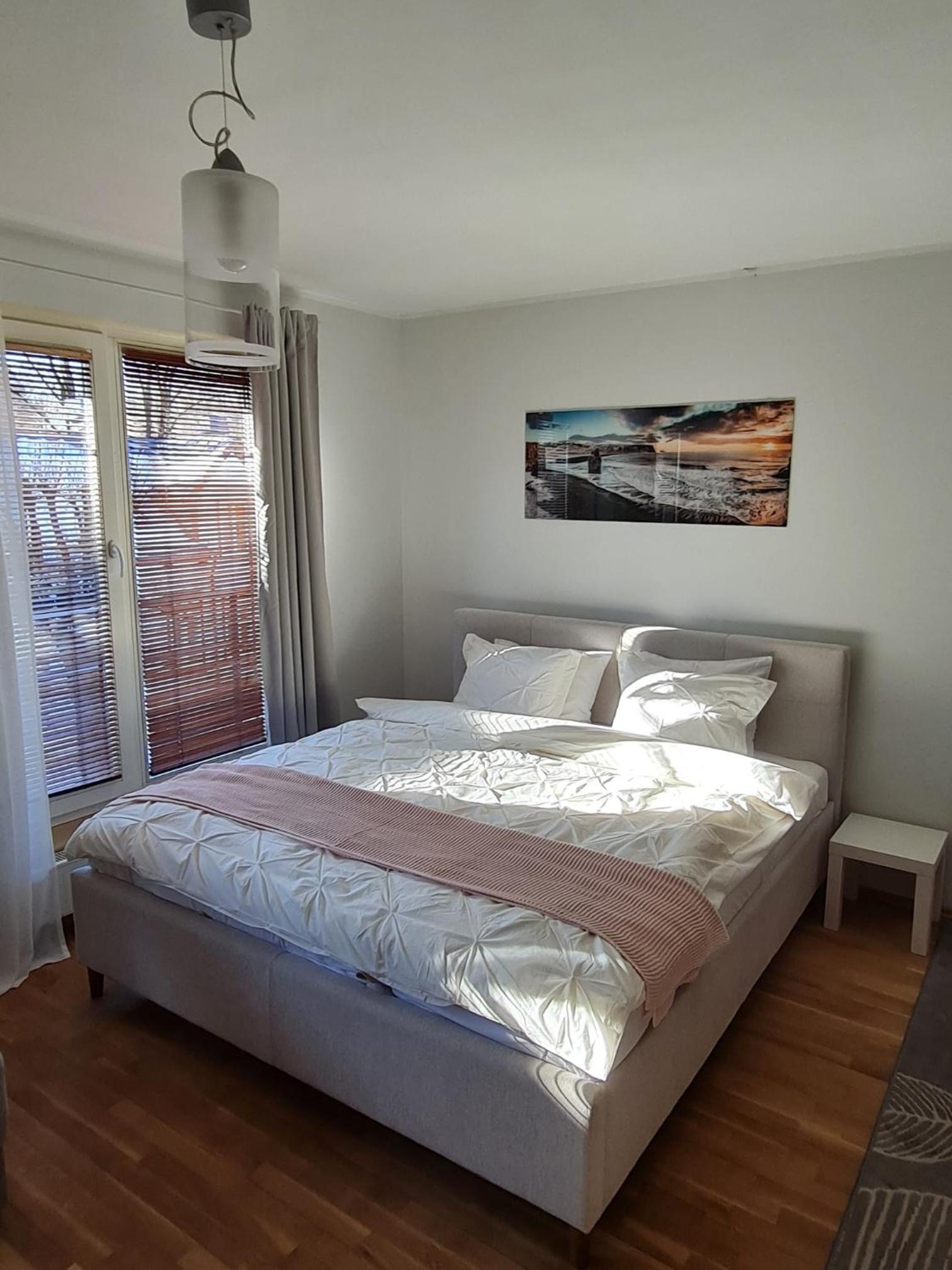 One-Bedroom Apartment photo 1
