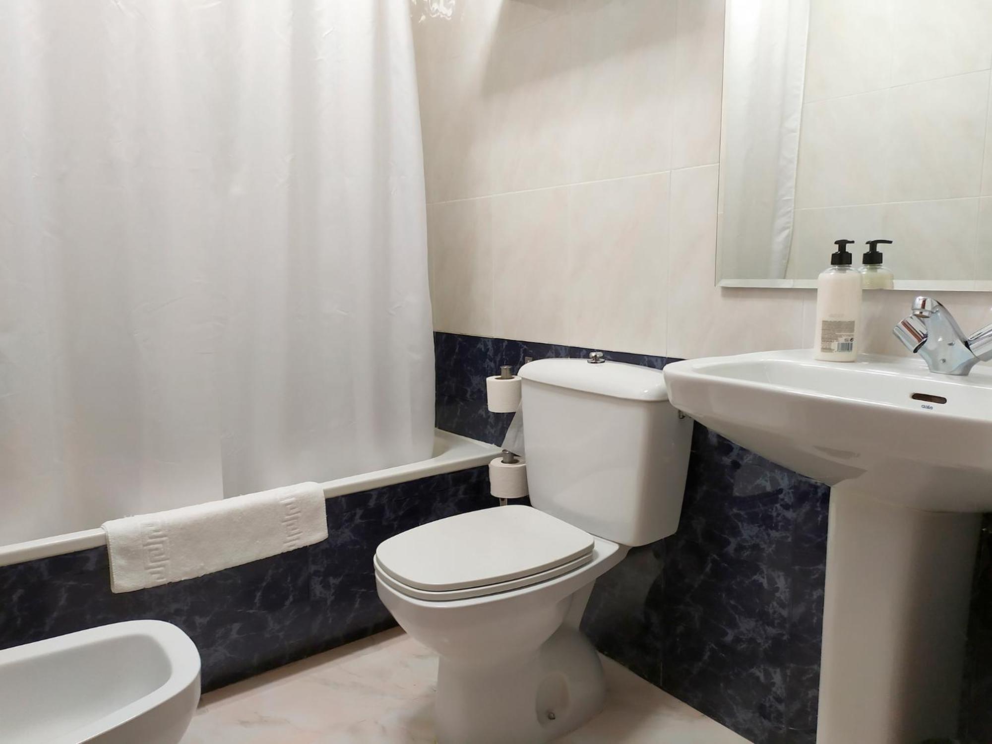 Double Room - Photo 3