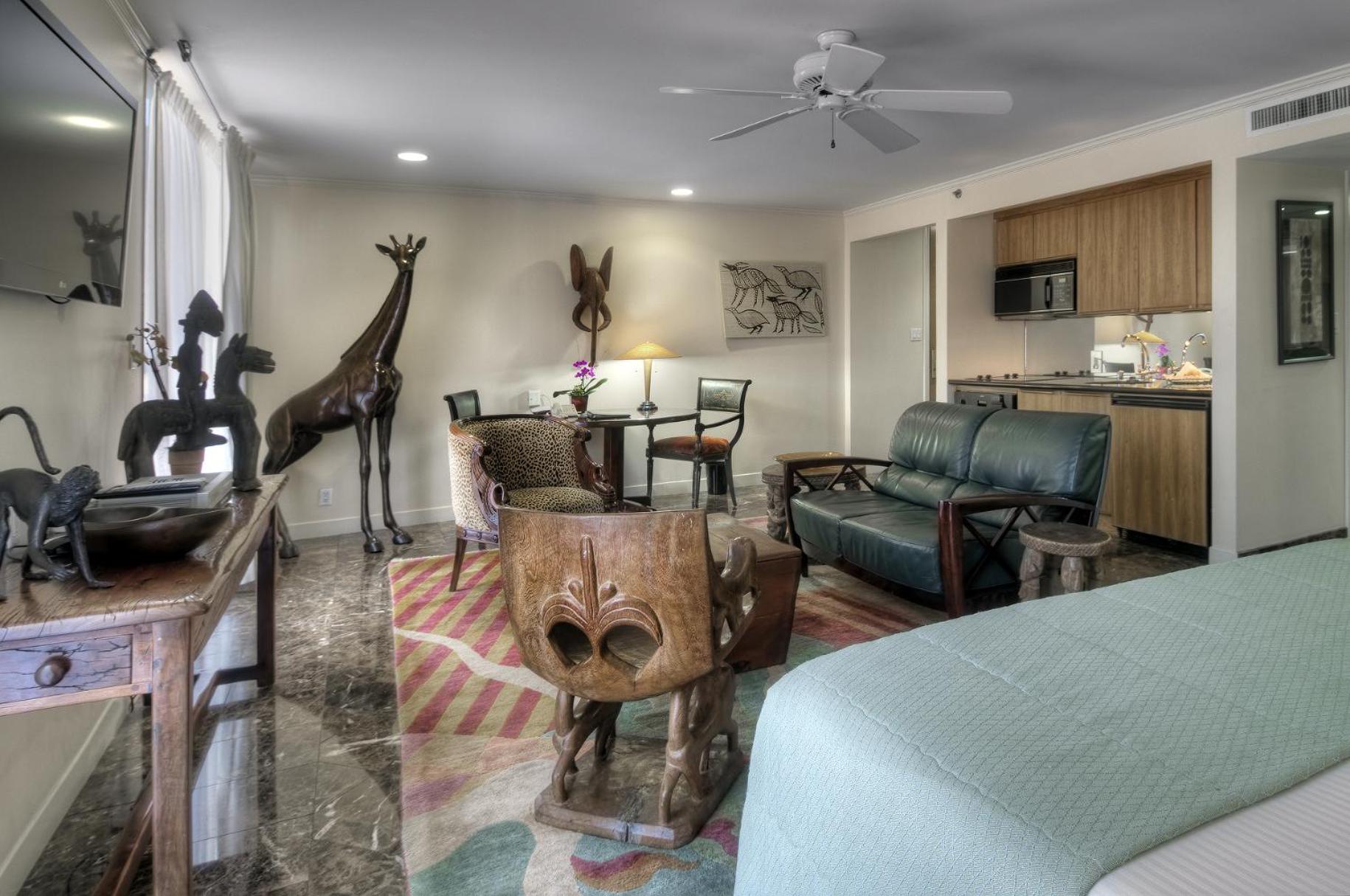 King Suite with Spa Bath - Photo 7
