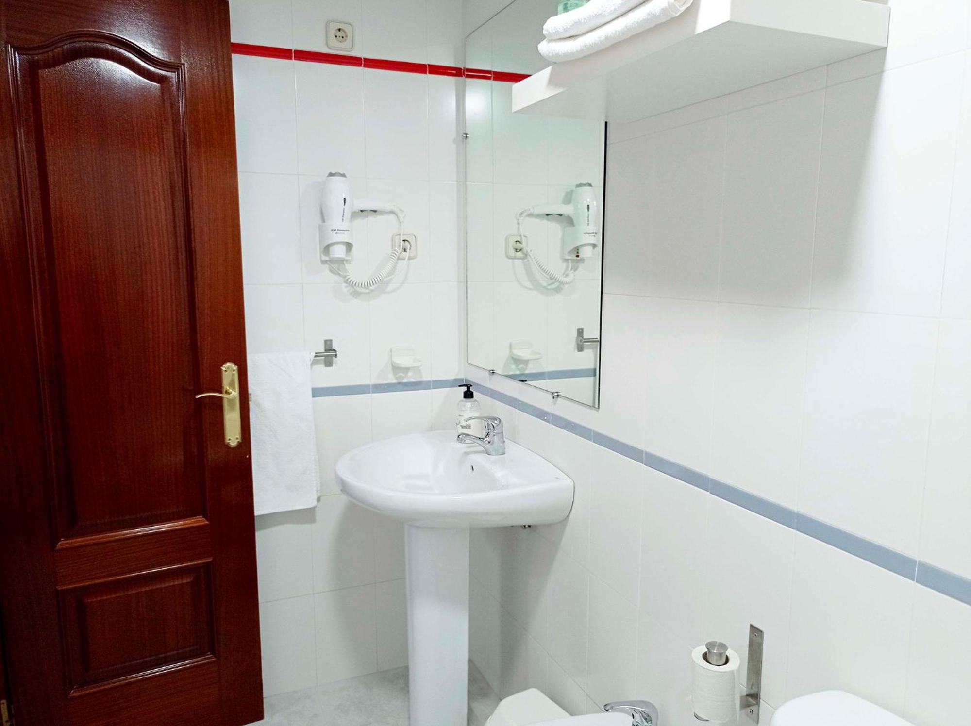 Triple Room - Photo 6