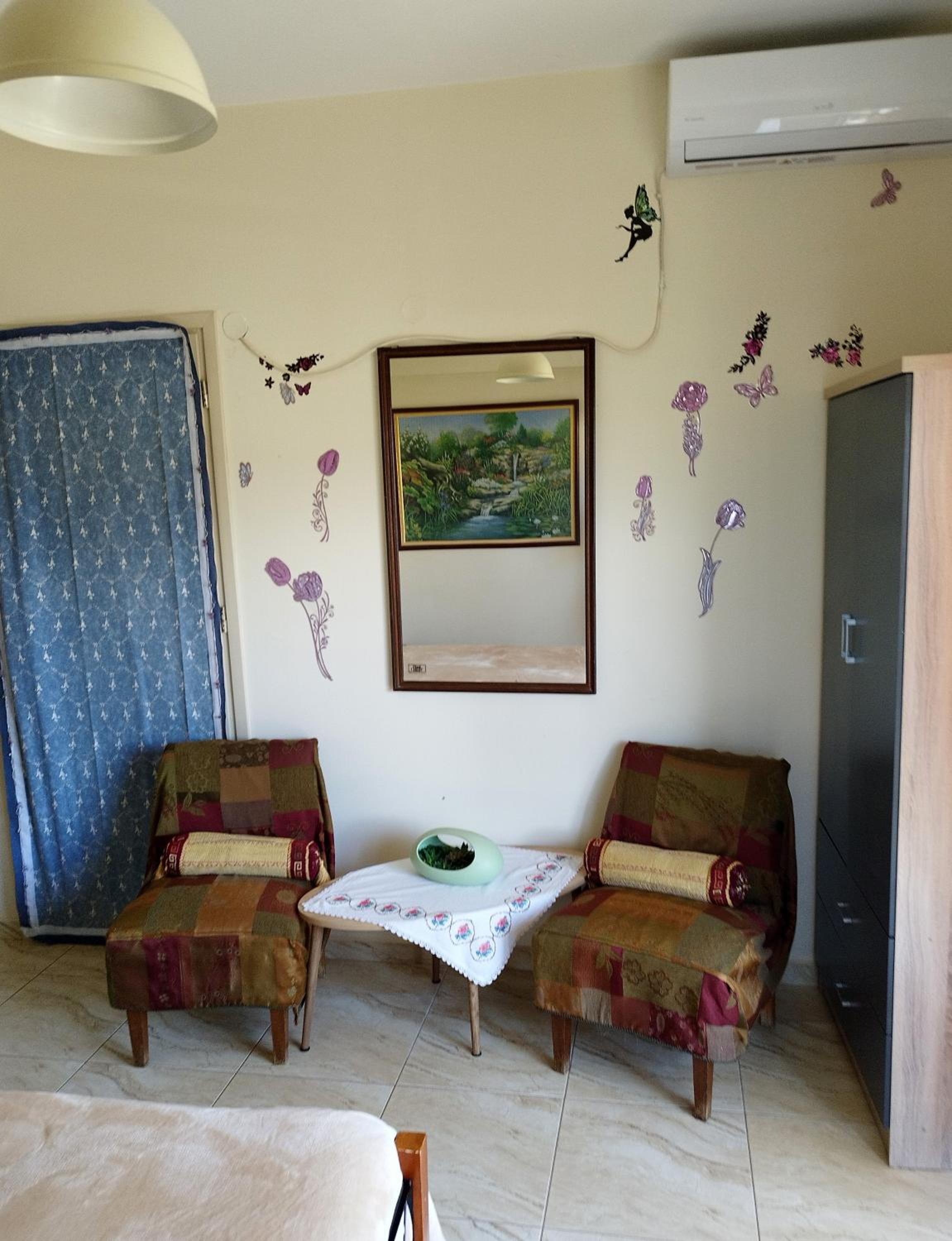 Double Room with Balcony - Photo 8
