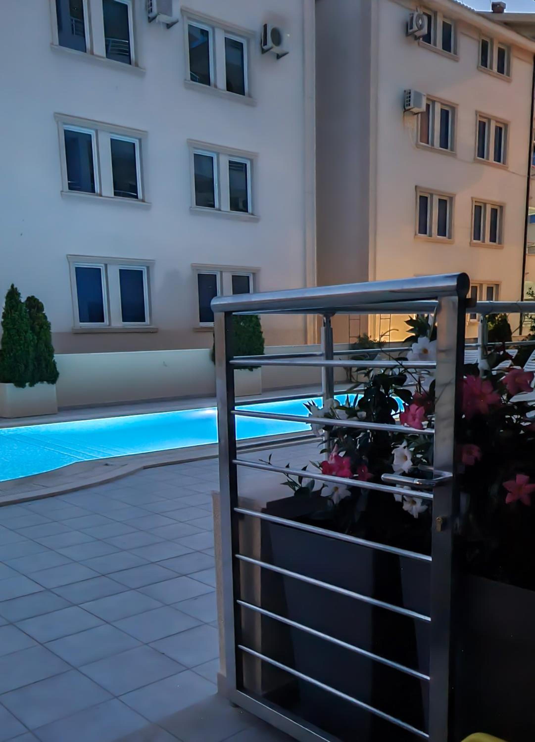 Apartment with Pool View  photo 3