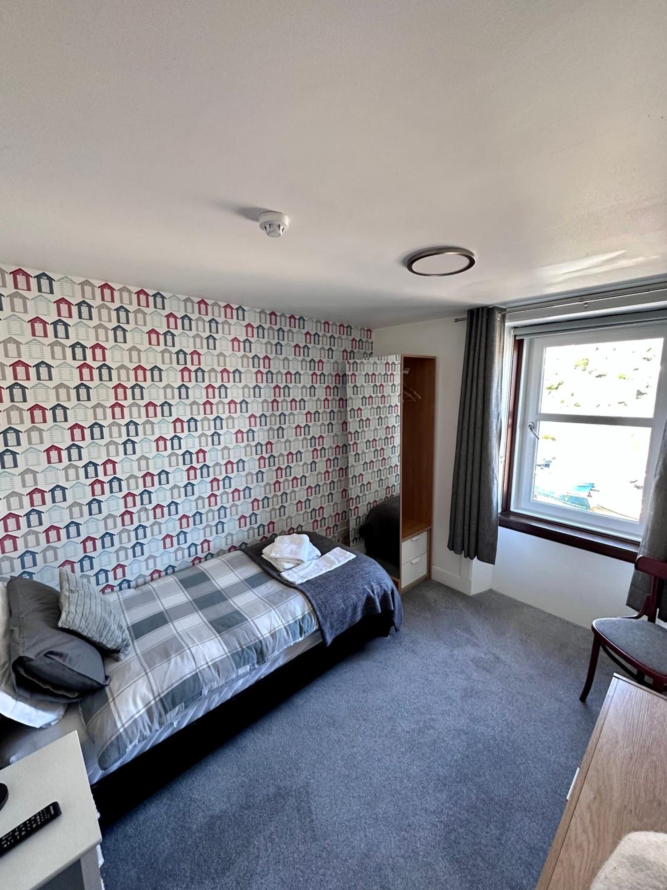 Single Room with Shared Bathroom