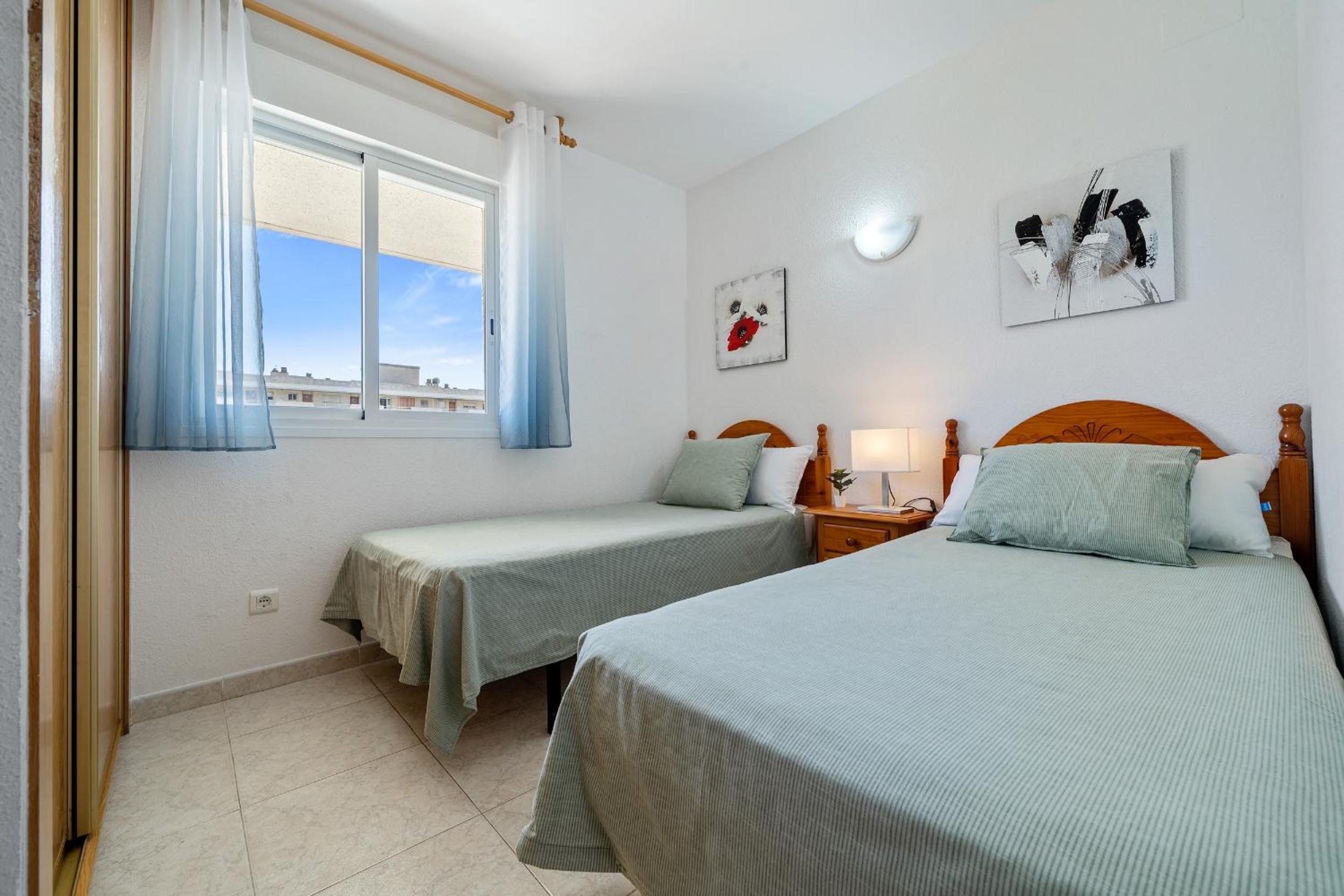 Apartamento con vista a la piscina