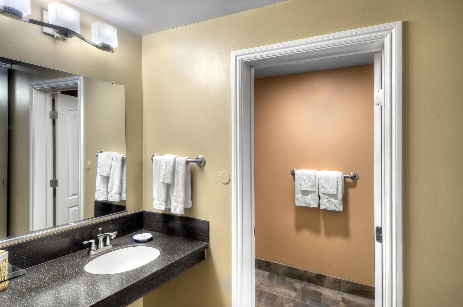 Superior King Room - Photo 2