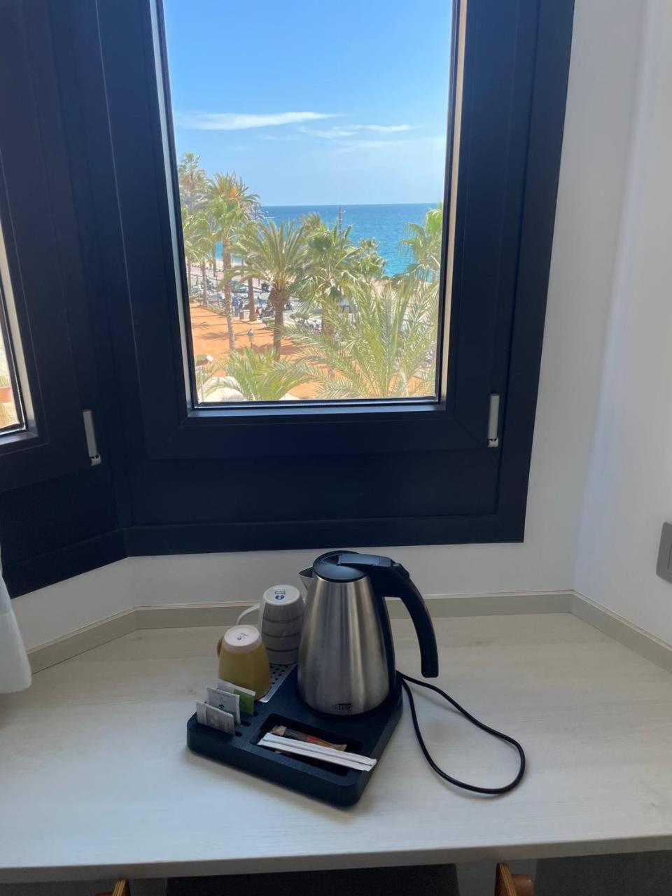Double Room with Balcony and Sea View - Photo 6