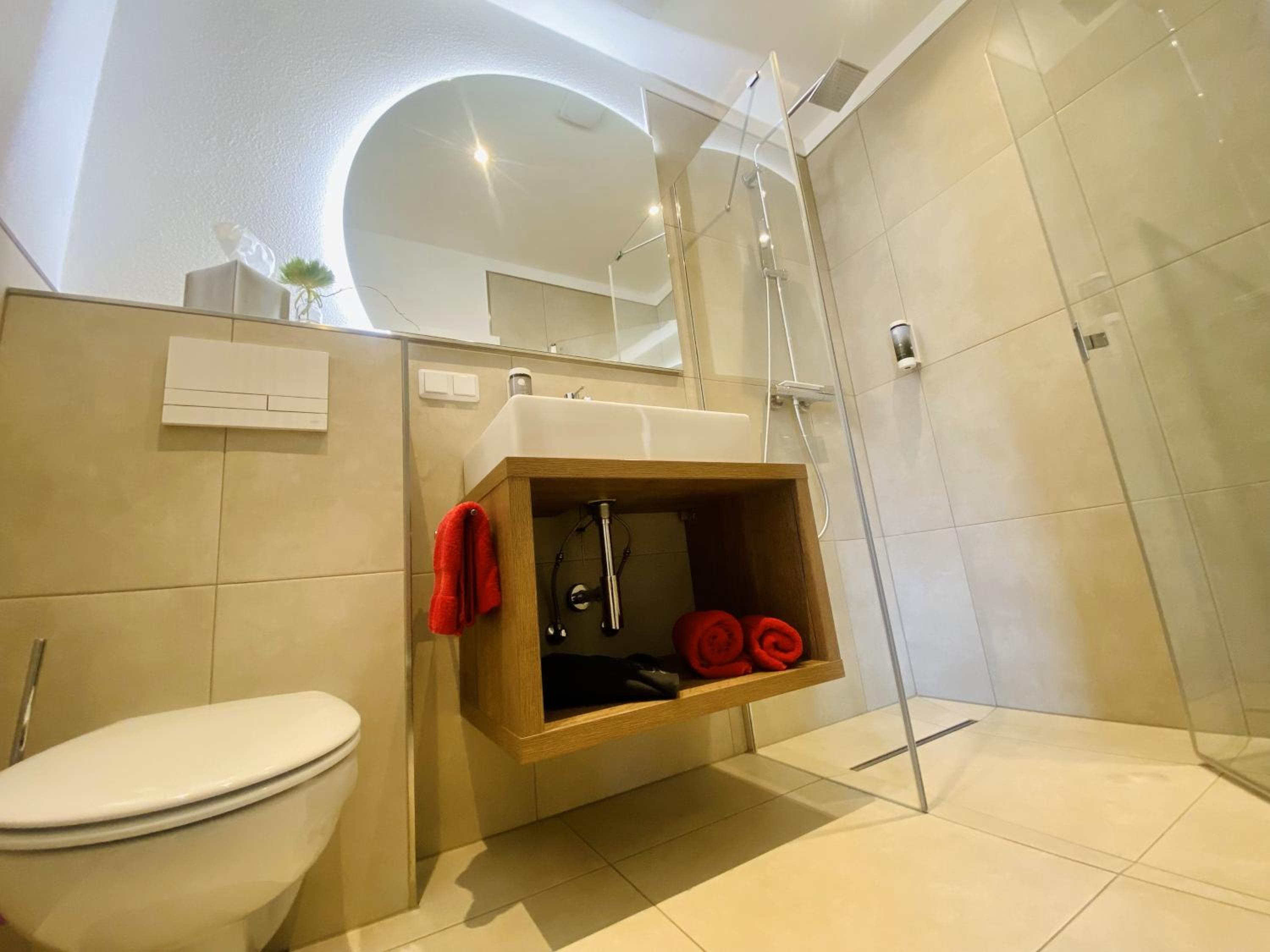 Double Room with Balcony - Photo 2