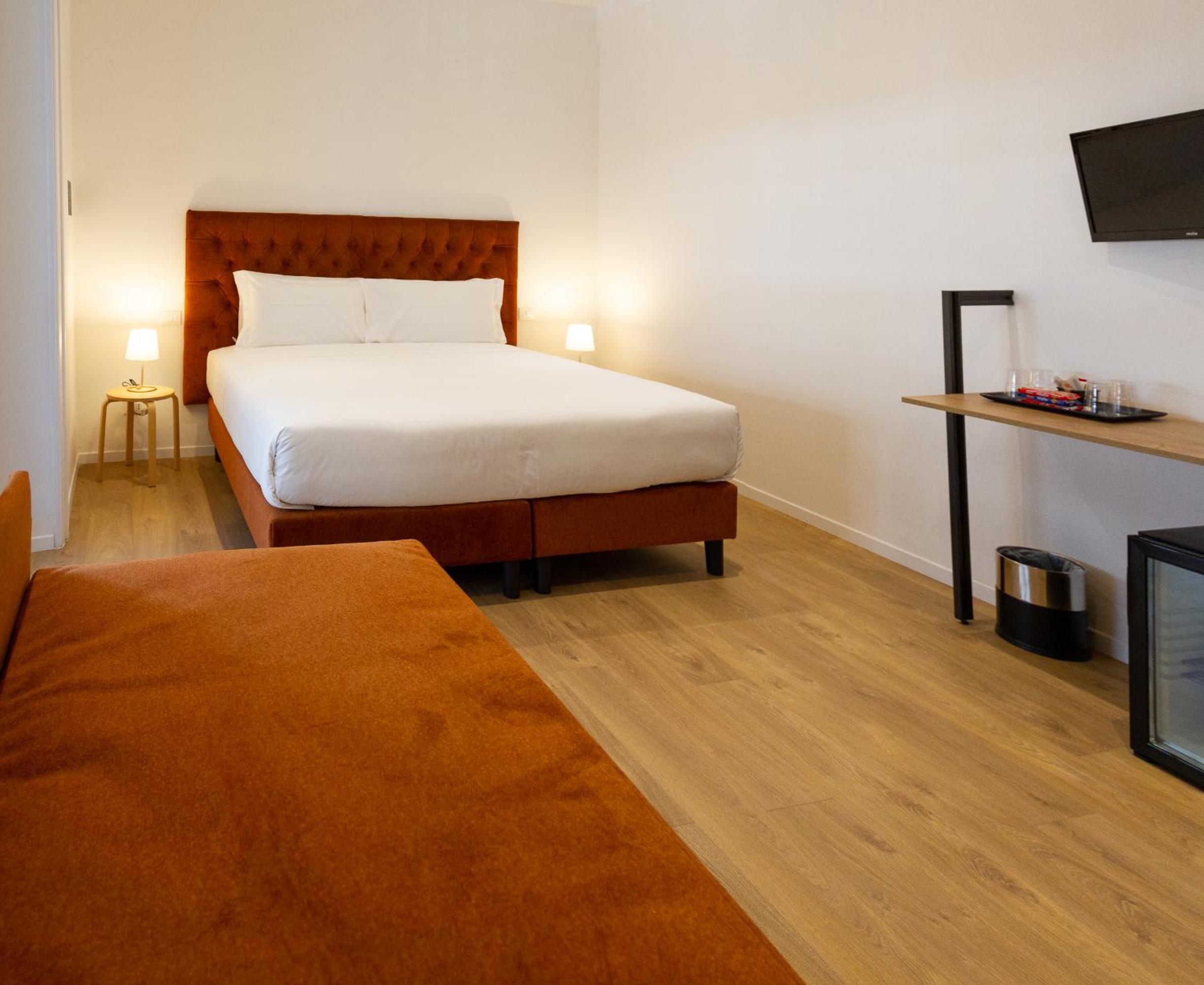 Double or Twin Room with Balcony photo 3