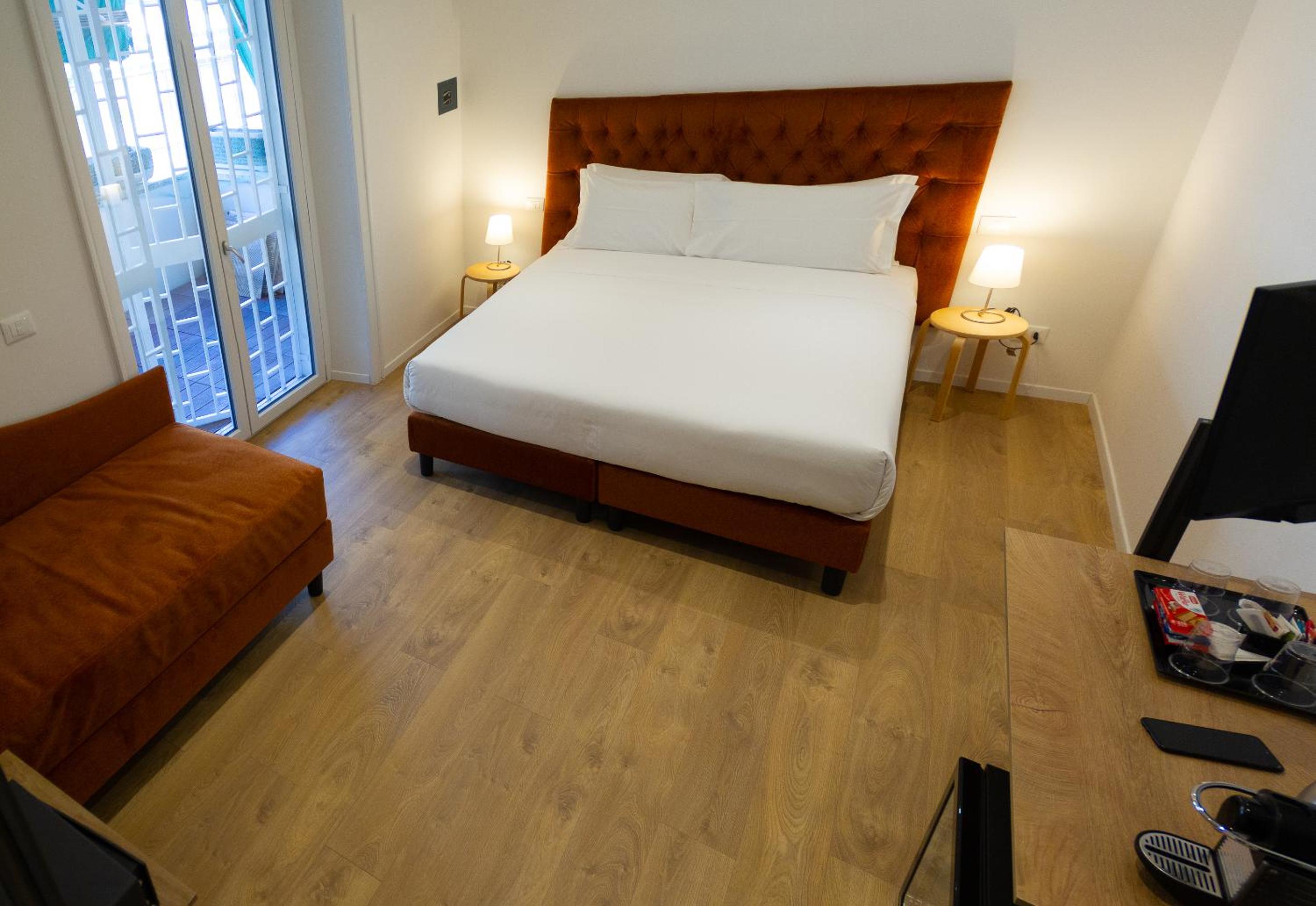 Double or Twin Room with Balcony photo 3