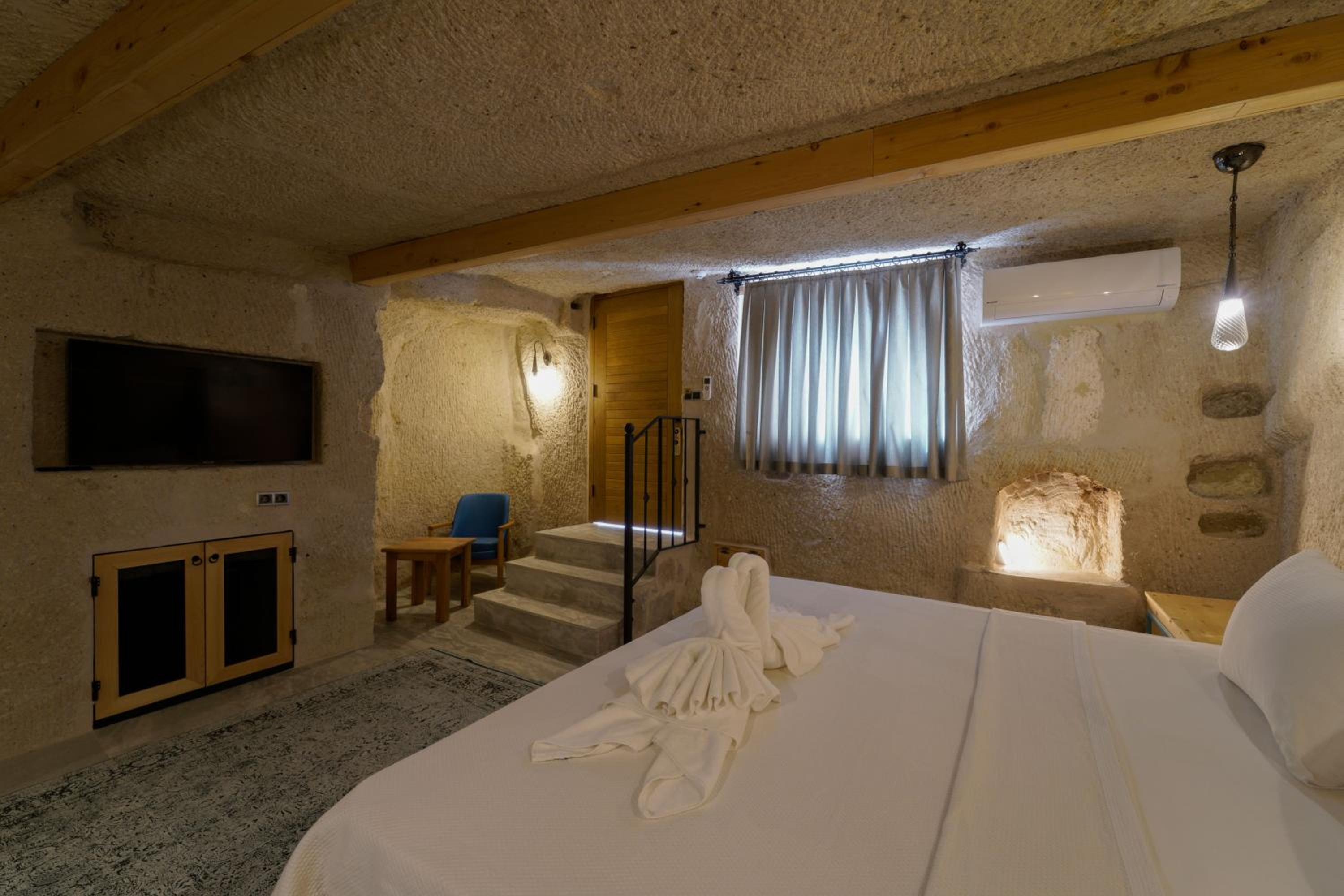 Deluxe Double or Twin Room - Photo 18