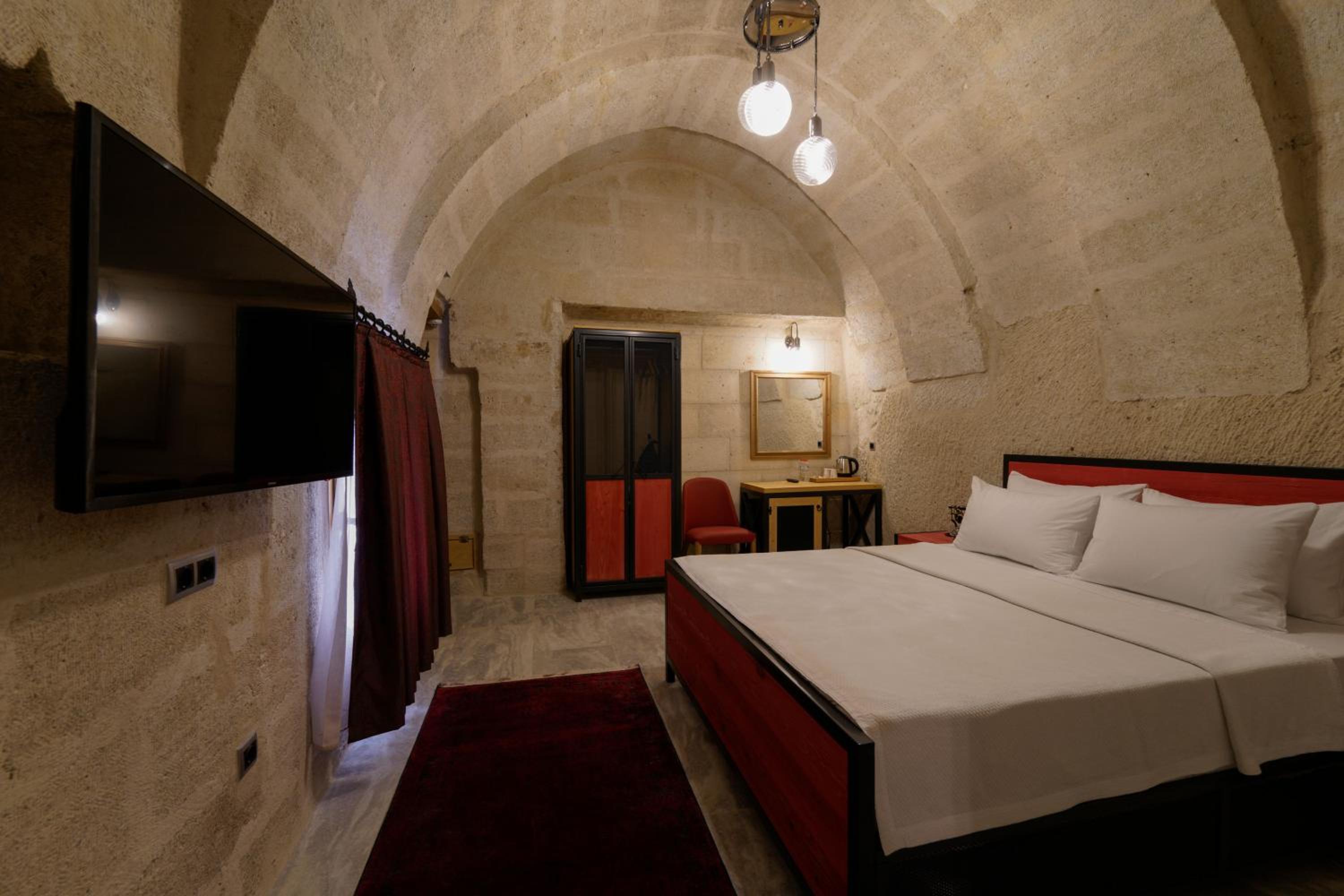 Deluxe Double or Twin Room - Photo 14